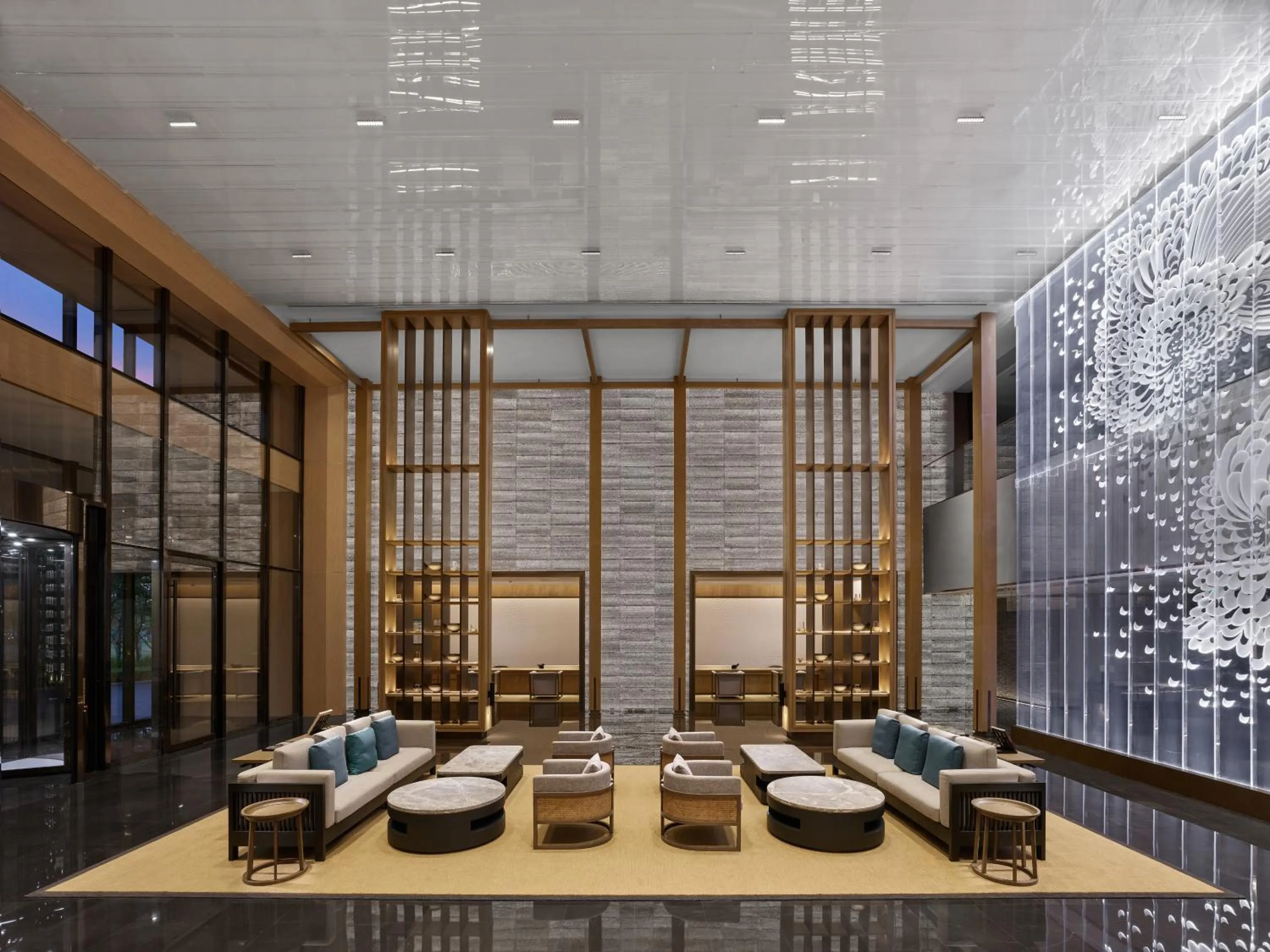 Lobby or reception in Angsana Zhuhai Hengqing