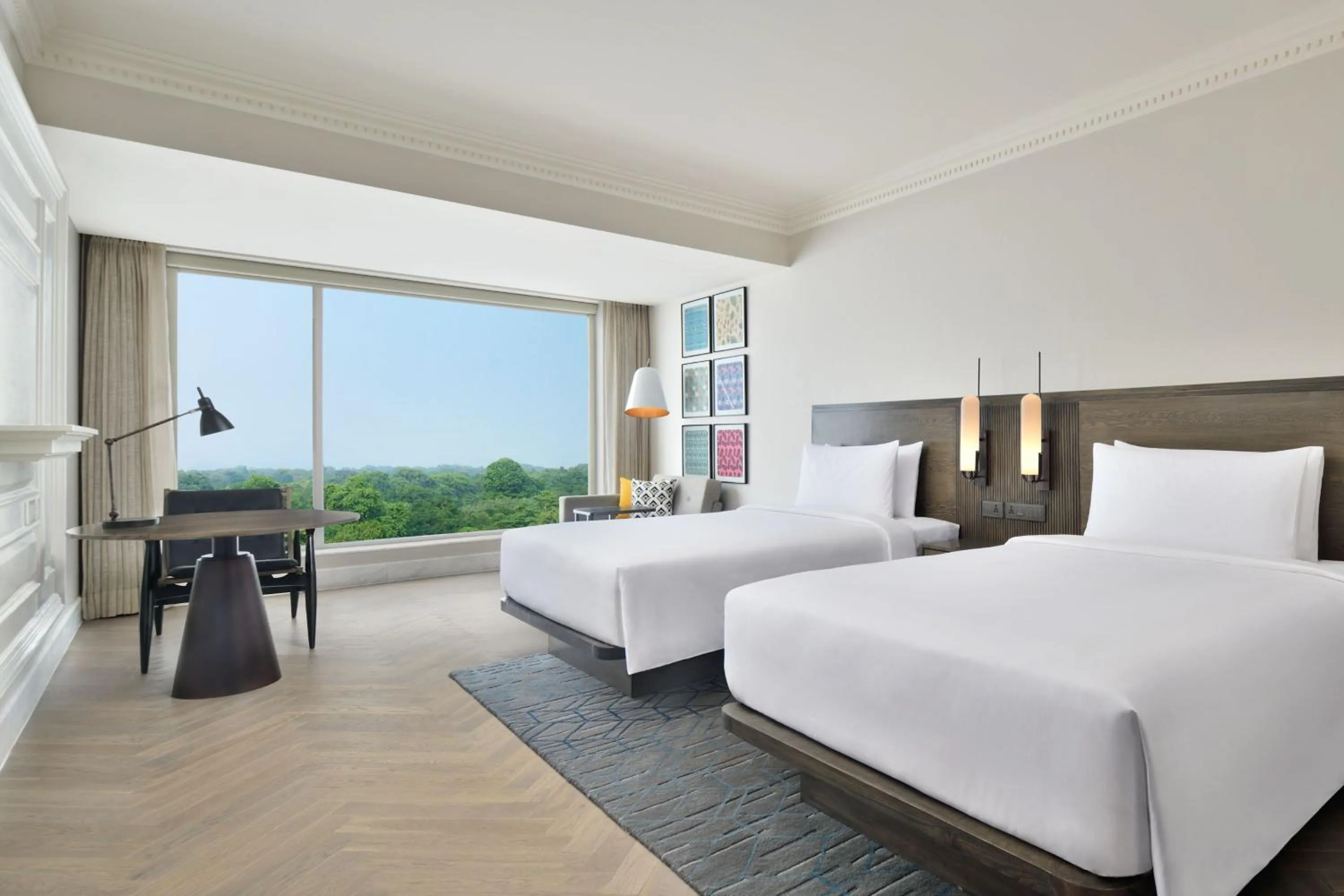 Photo of the whole room, Bed in Le Meridien Amritsar