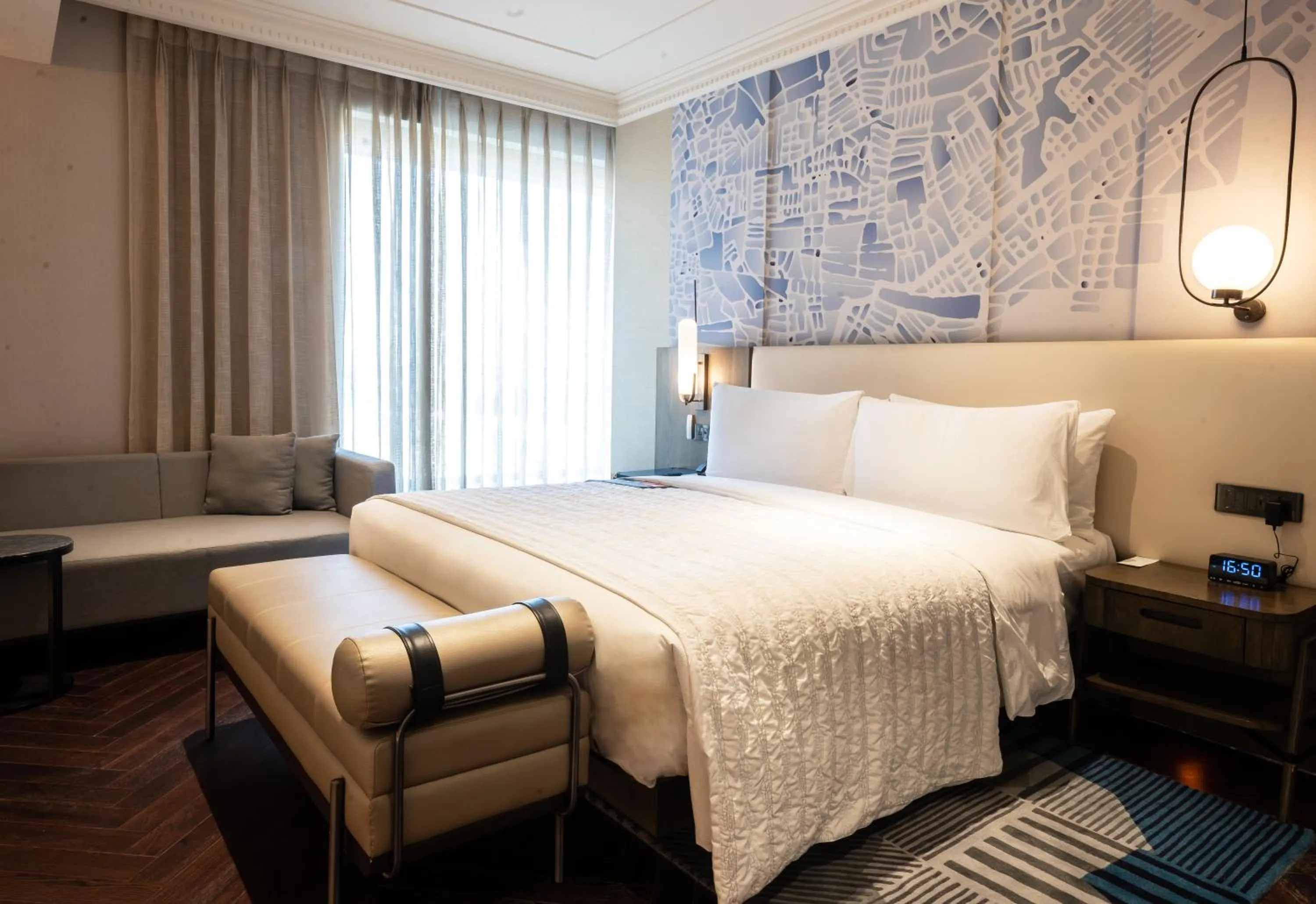 Bedroom, Bed in Le Meridien Amritsar