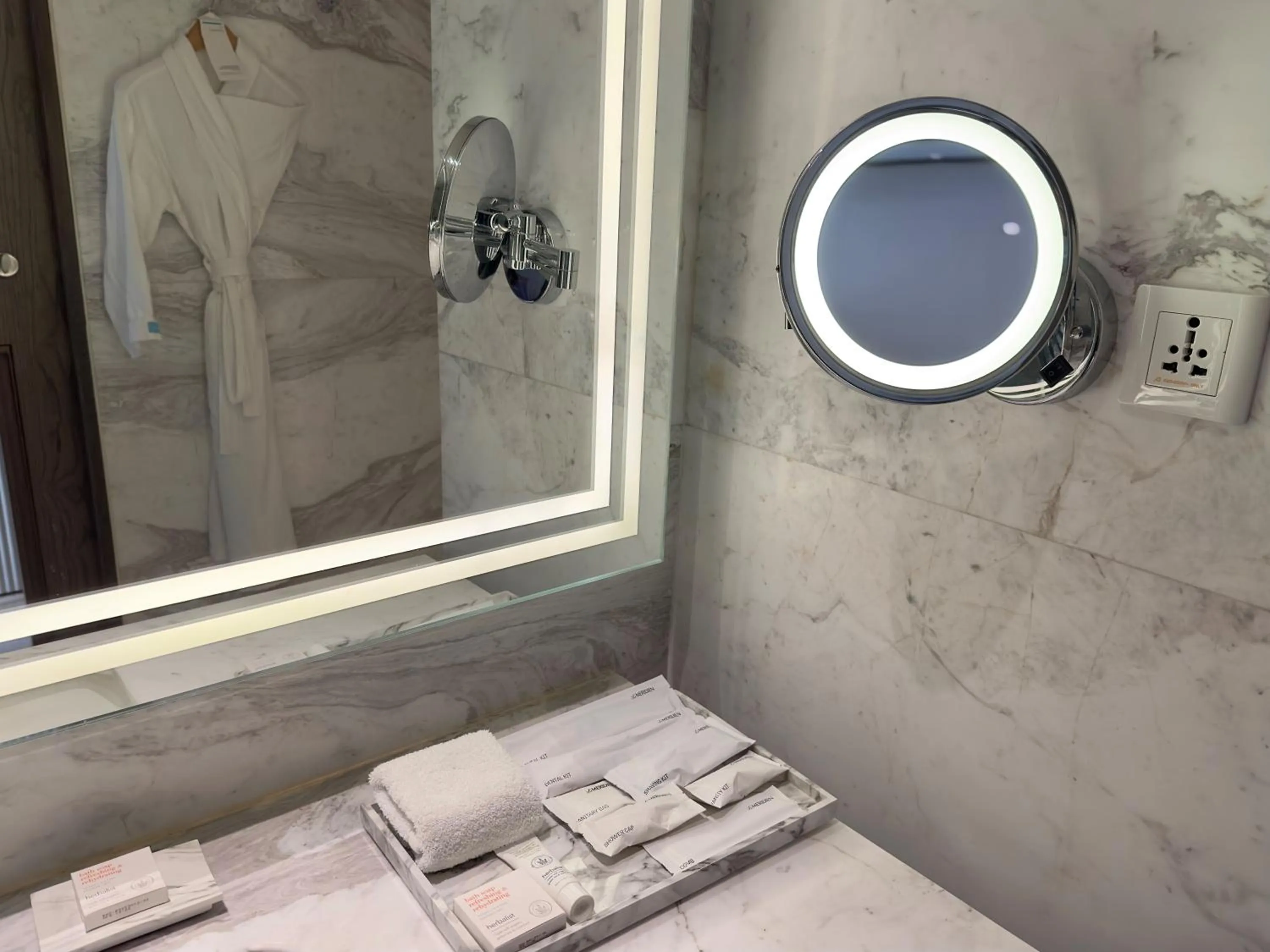 Bathroom in Le Meridien Amritsar