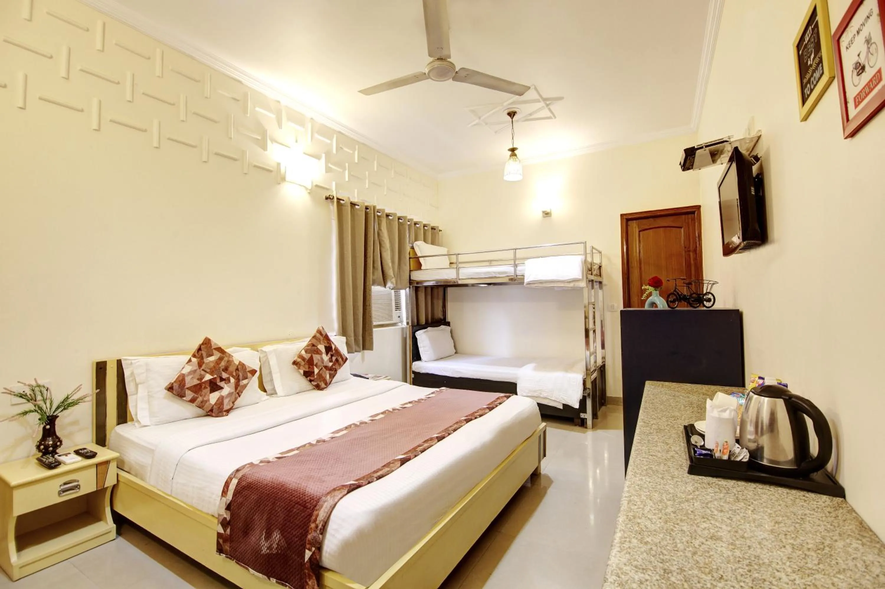 Bed in Persona International Hotel Karol Bagh Delhi