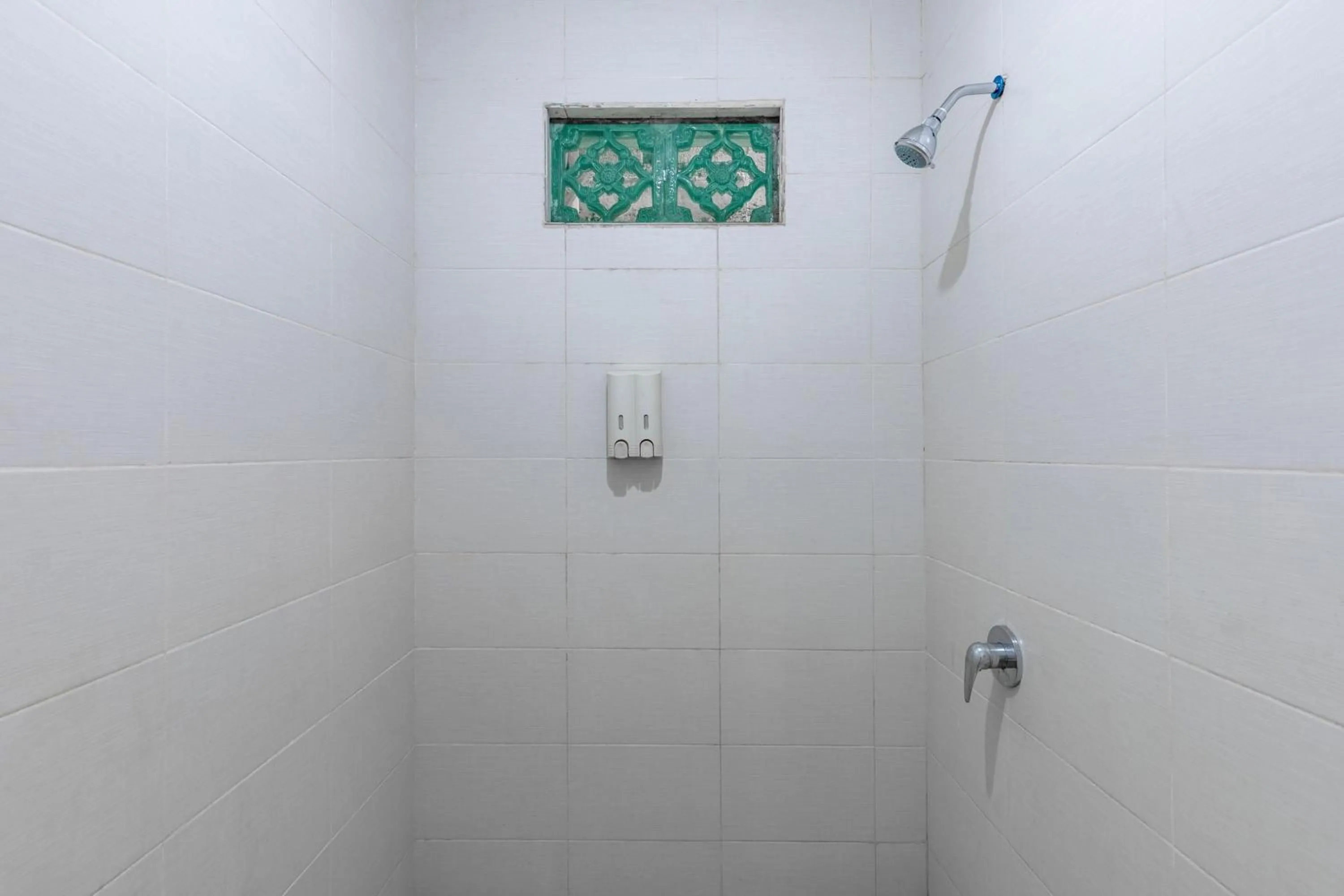 Bathroom in Cove Kanaya