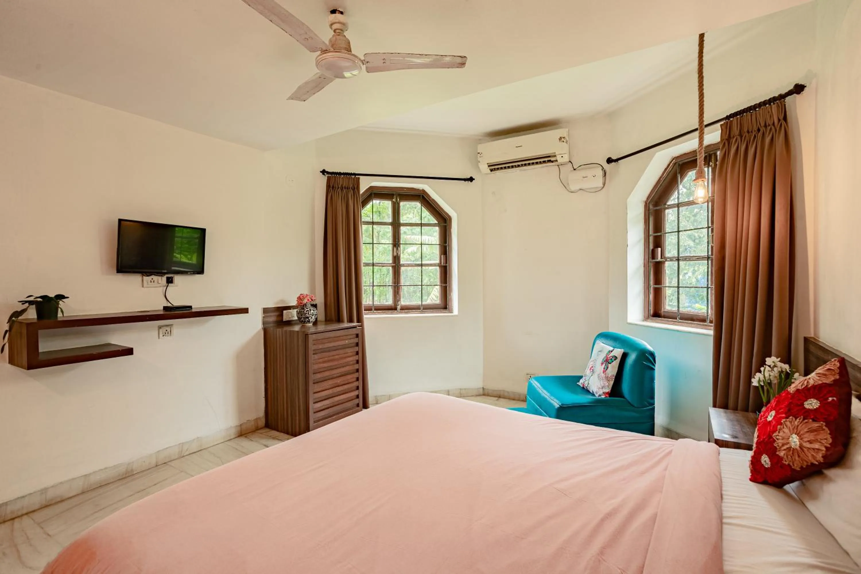 Bedroom, Bed in Hilltop suites by 29 bungalow
