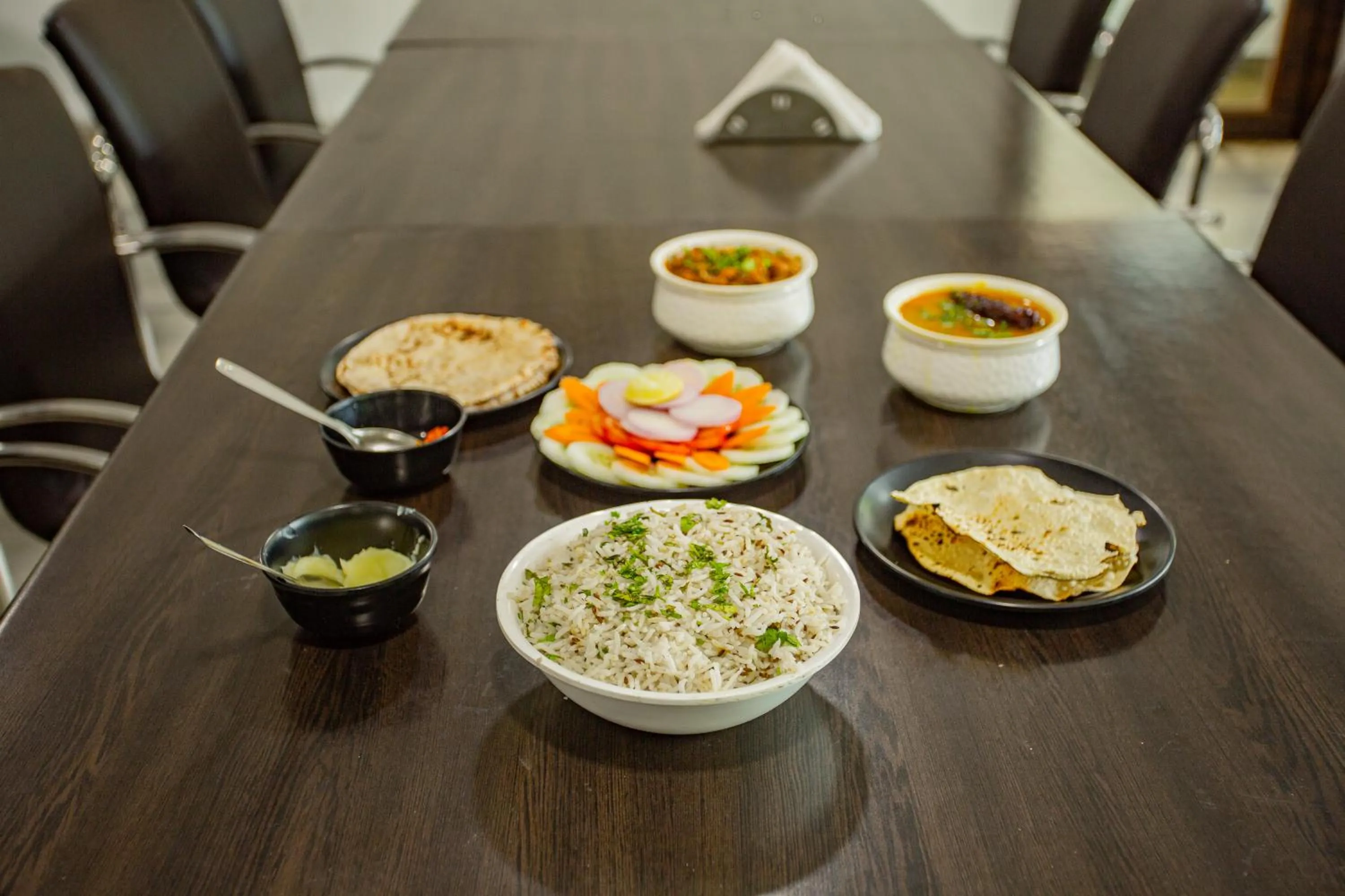 Food and drinks in Hilltop suites by 29 bungalow