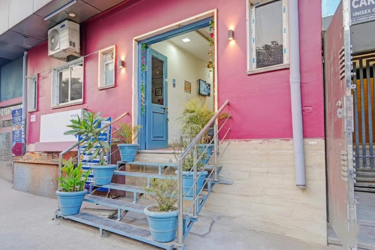 Property building in Hotel Raaso Inn Rohini I Near Metro I Couple Friendly I Spacious Rooms I Budget Stay