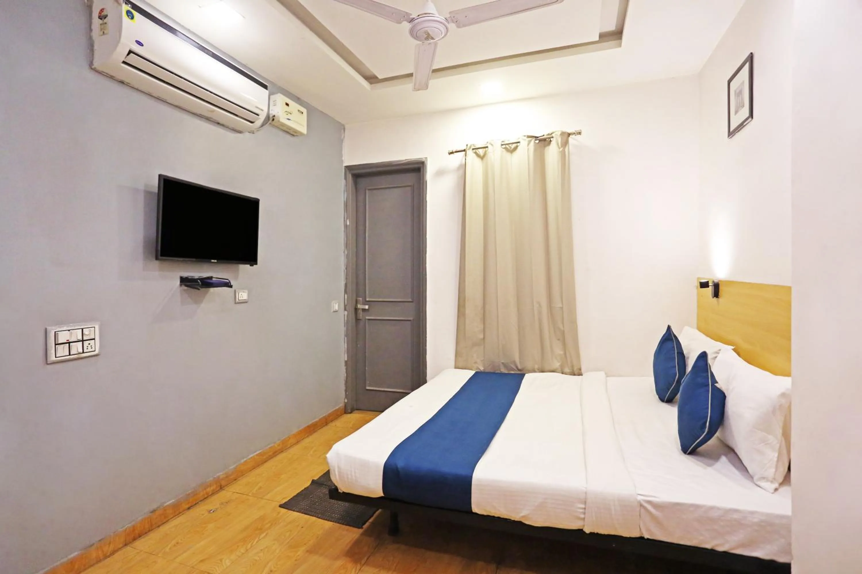 Bed in Hotel Raaso Inn Rohini Sec-16