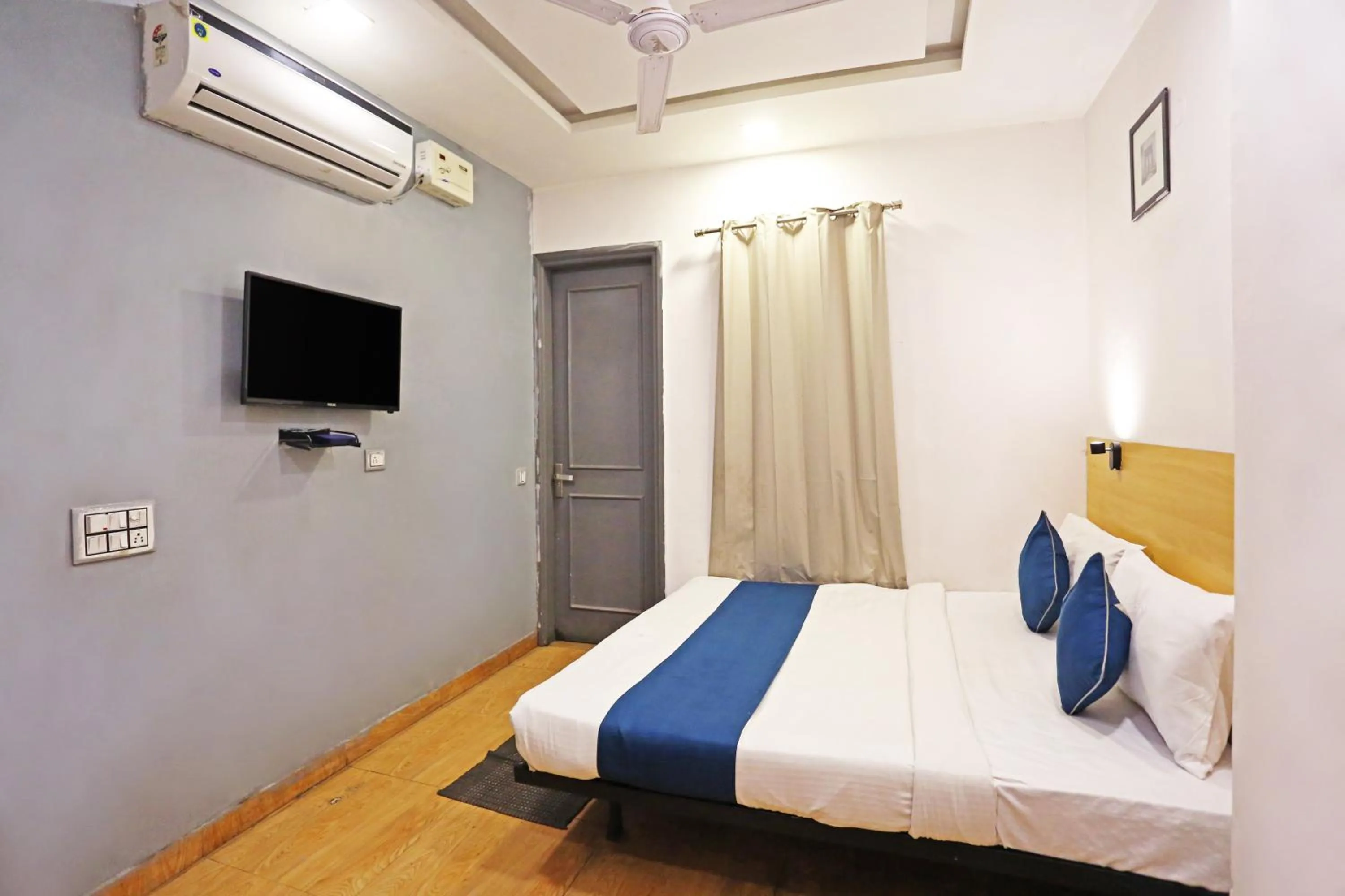 Bed in Hotel Raaso Inn Rohini Sec-16