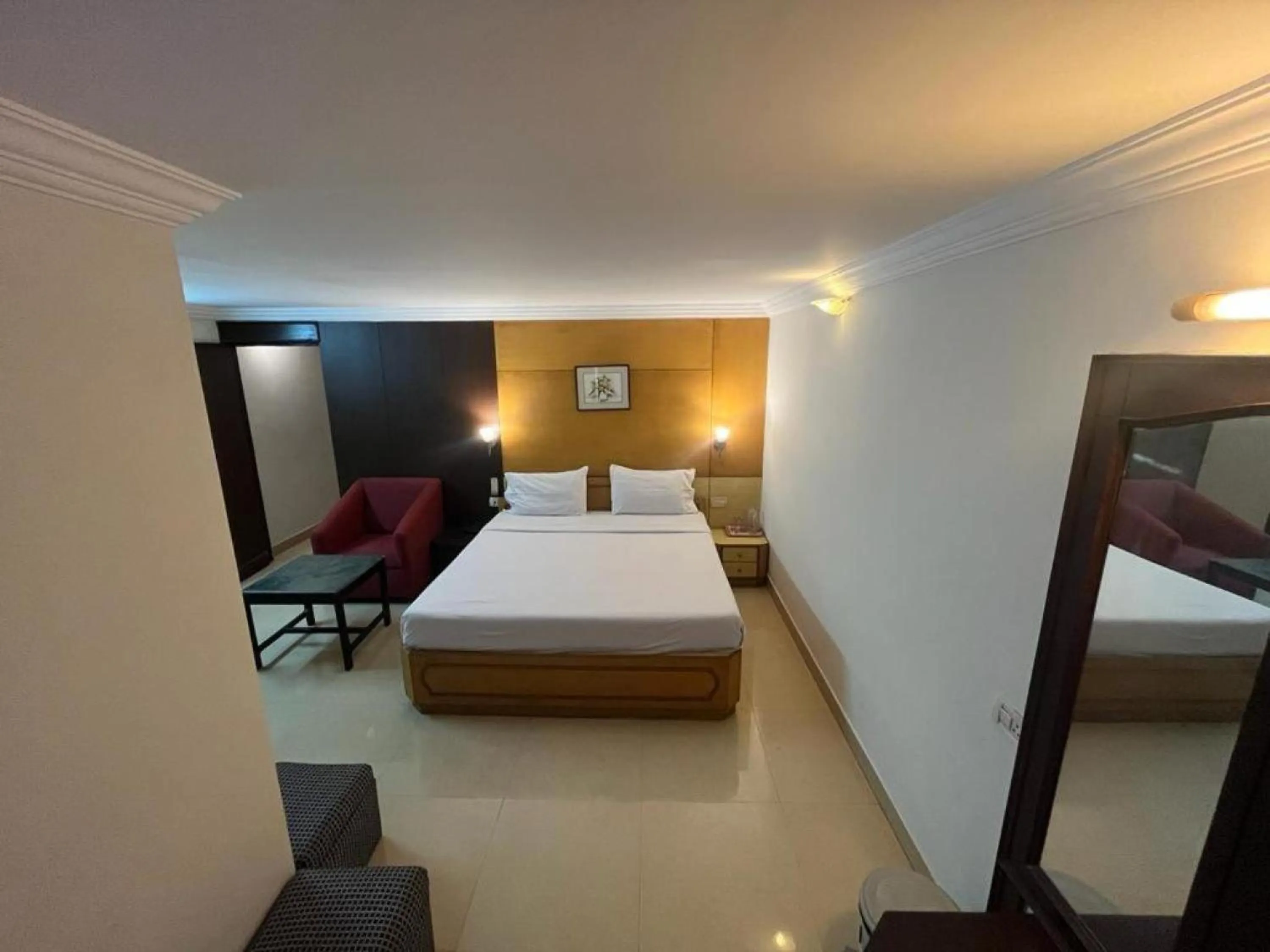 Bedroom, Bed in Hotel City Tower, Chennai Central