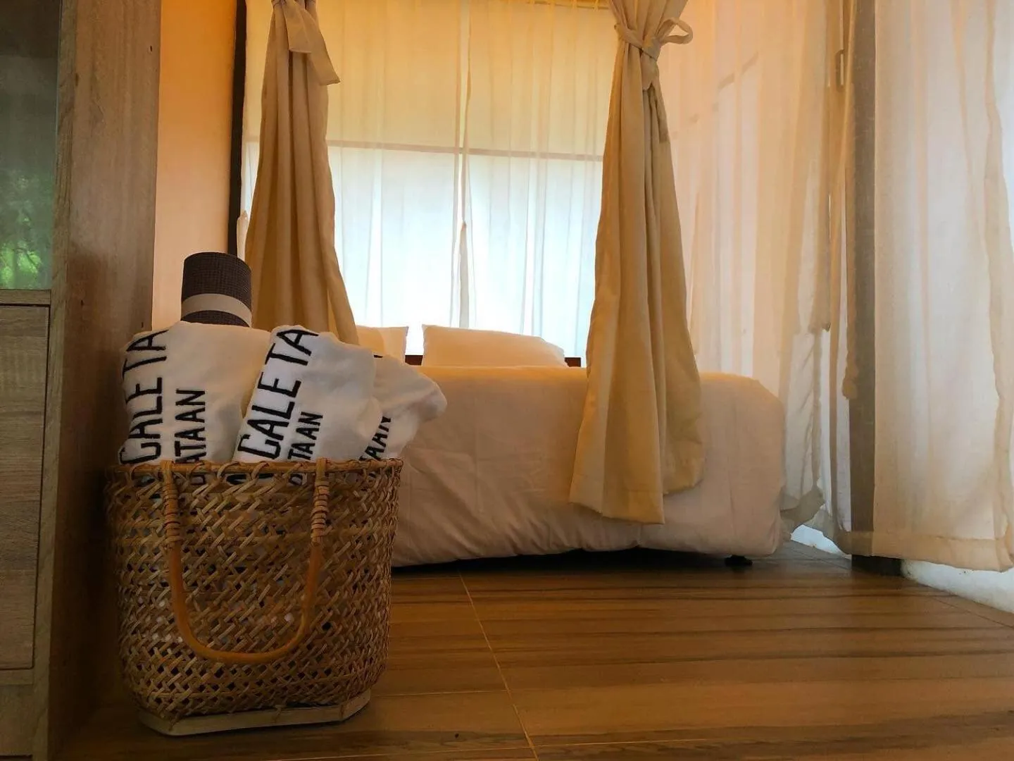 Bed in Playa La Caleta Bataan