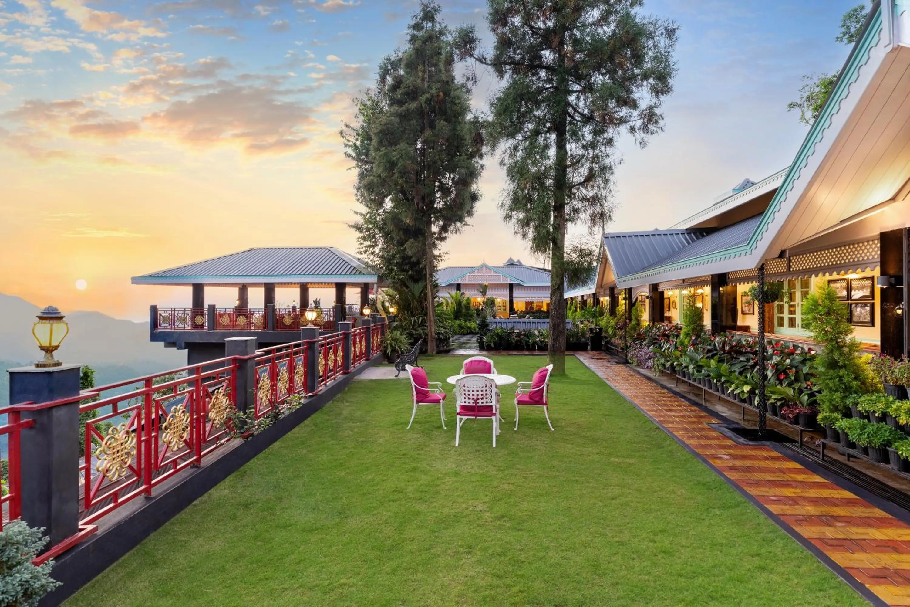 Garden in Mayfair Manor Jungpana