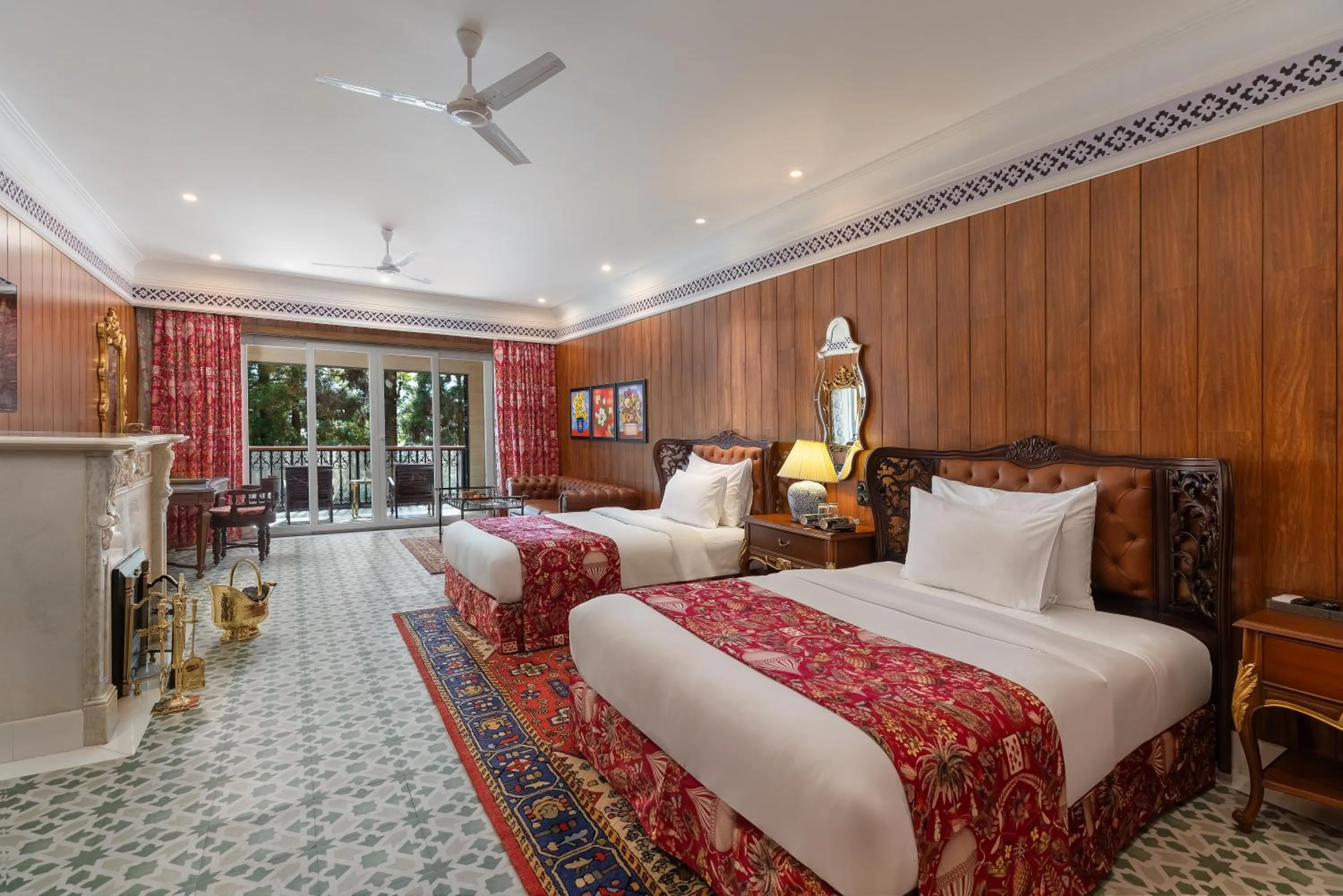 Bed in Mayfair Manor Jungpana