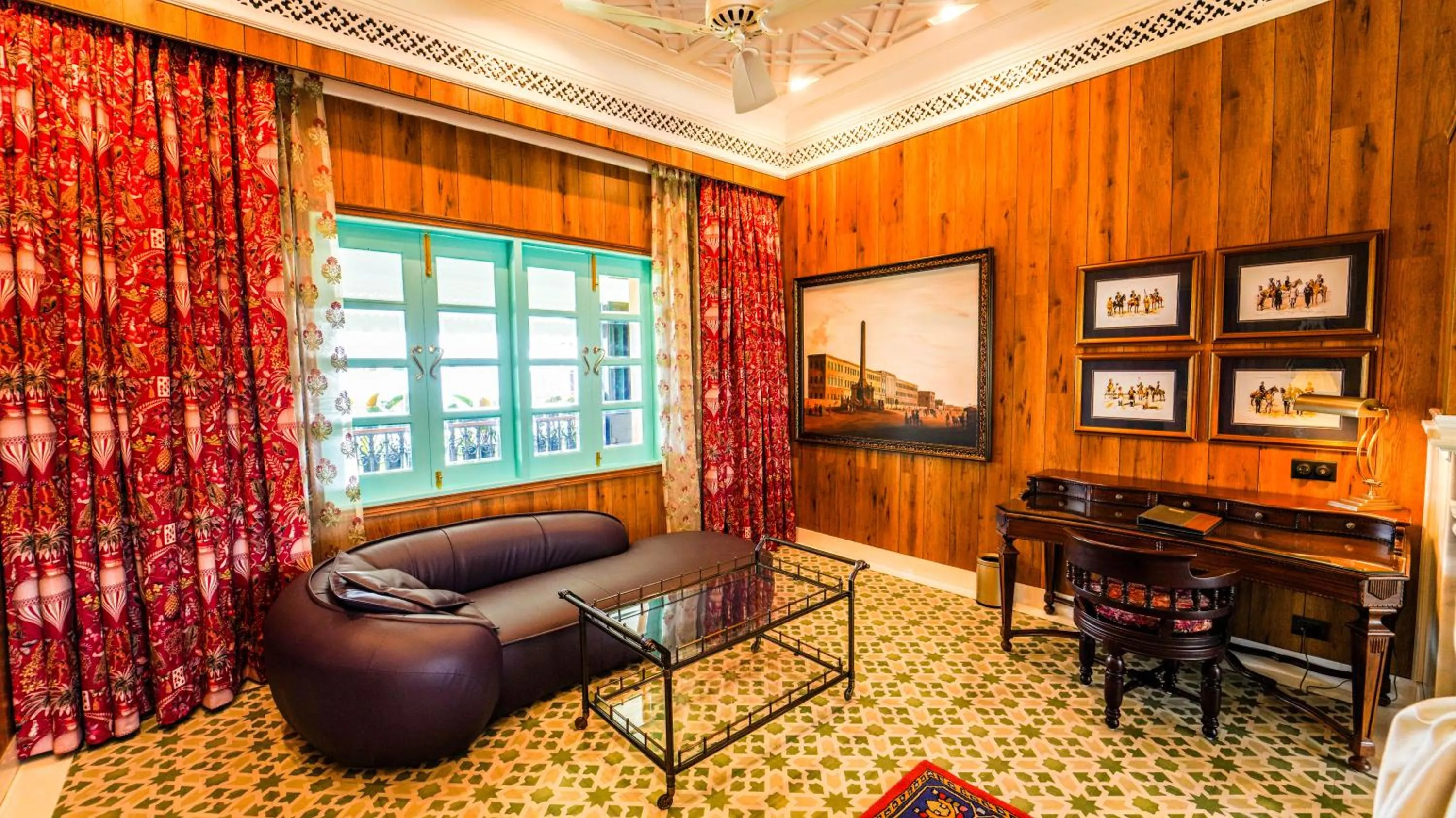 Seating area in Mayfair Manor Jungpana