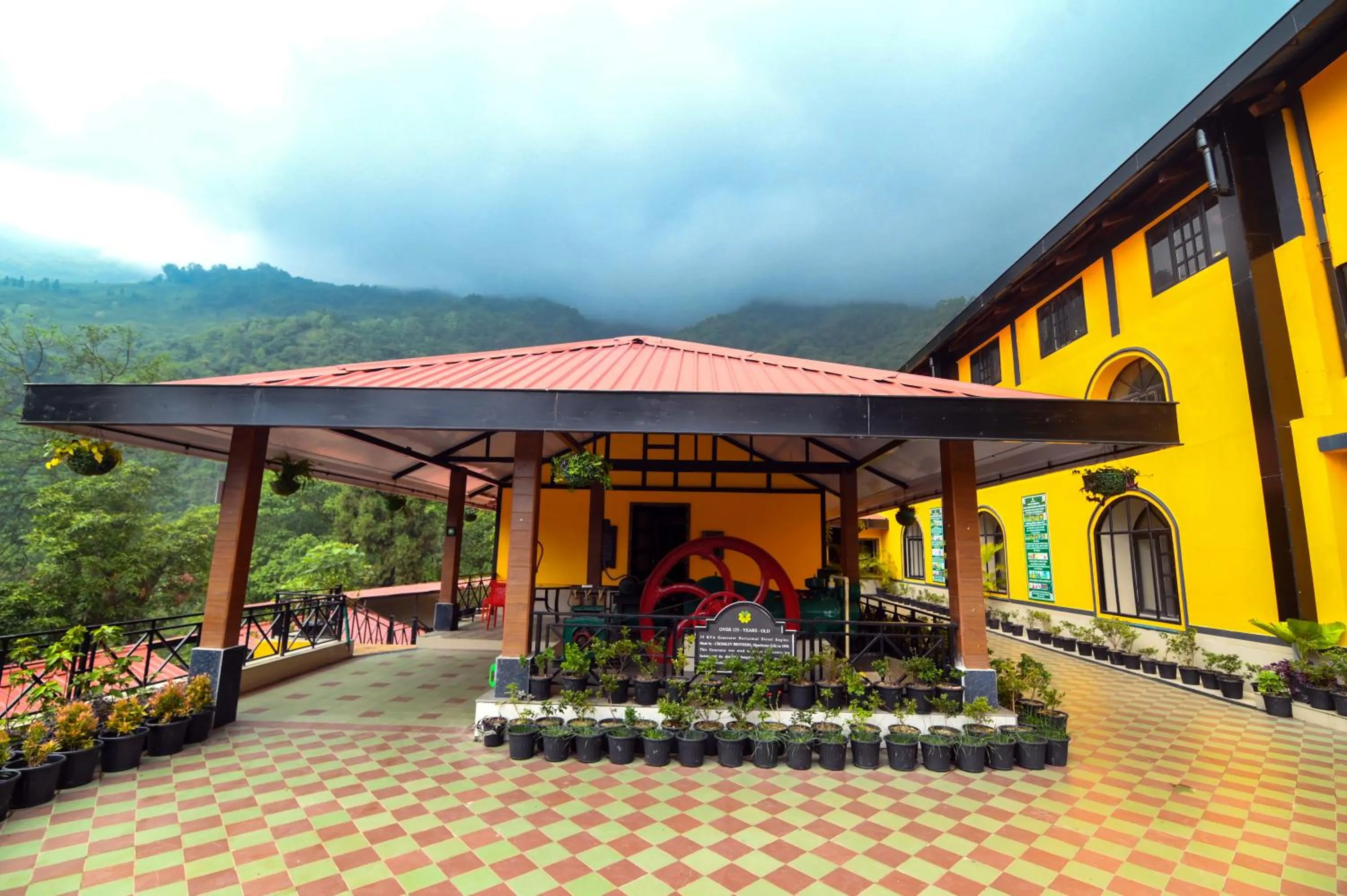 Decorative detail in Mayfair Manor Jungpana