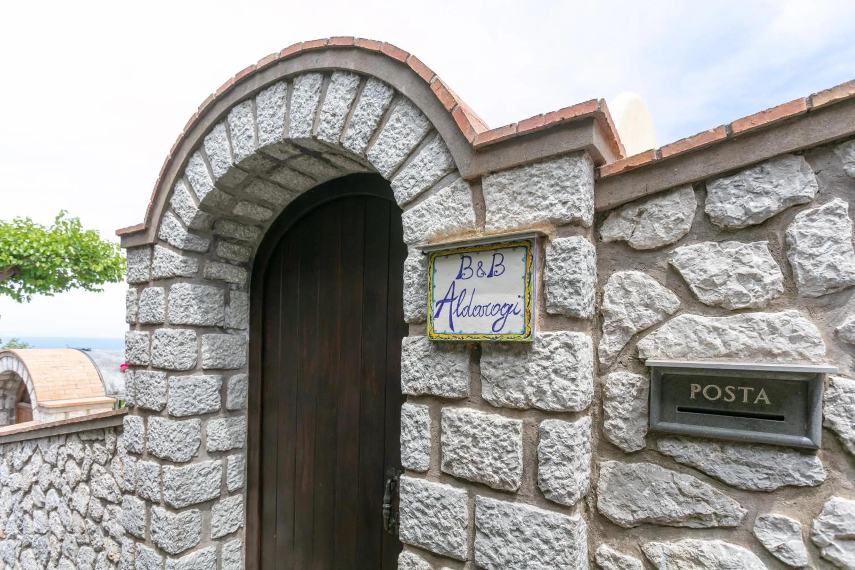 Facade/entrance in Aldarogi