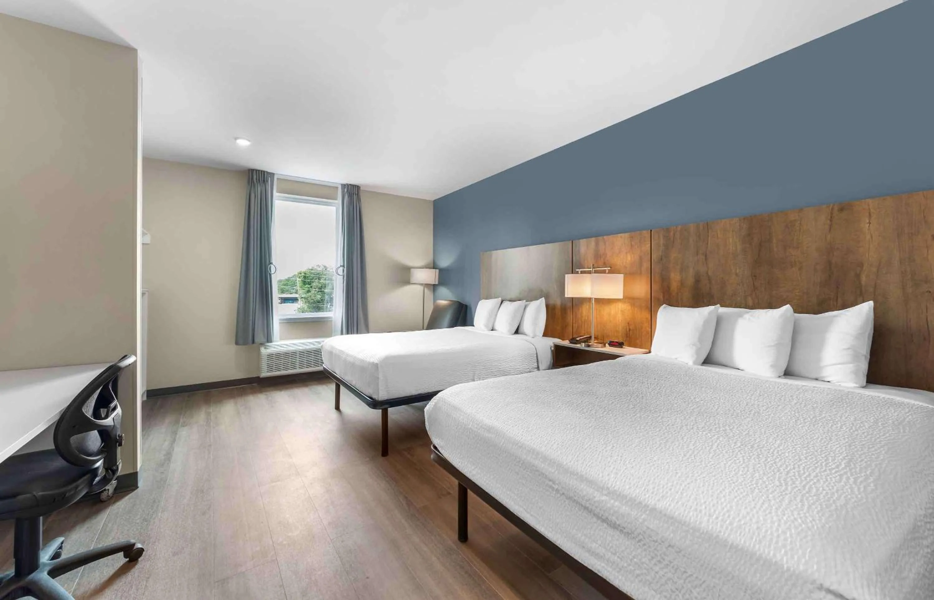 Bedroom, Bed in Extended Stay America Suites - Huntsville - Madison