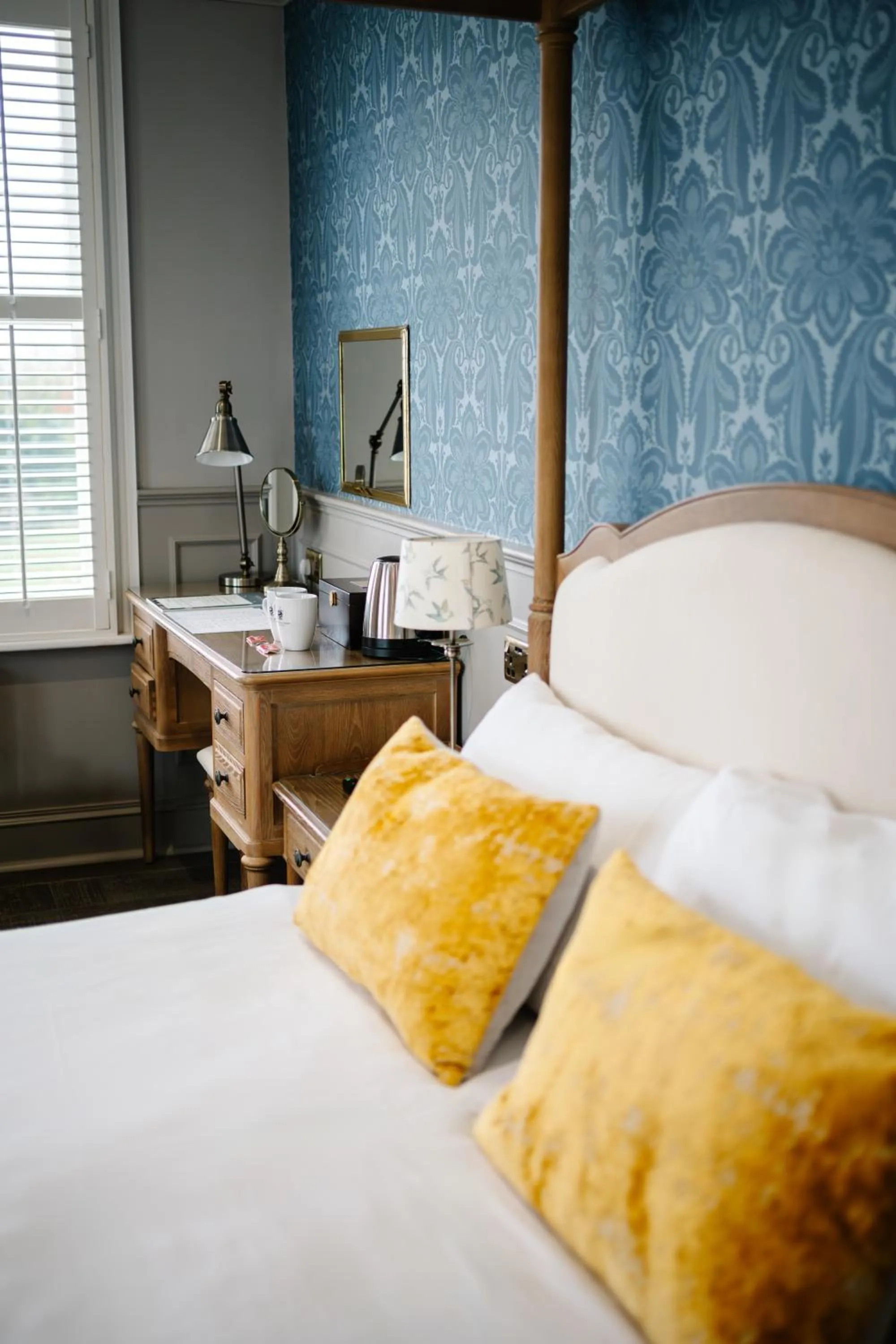 Bed in Hatton Court Hotel