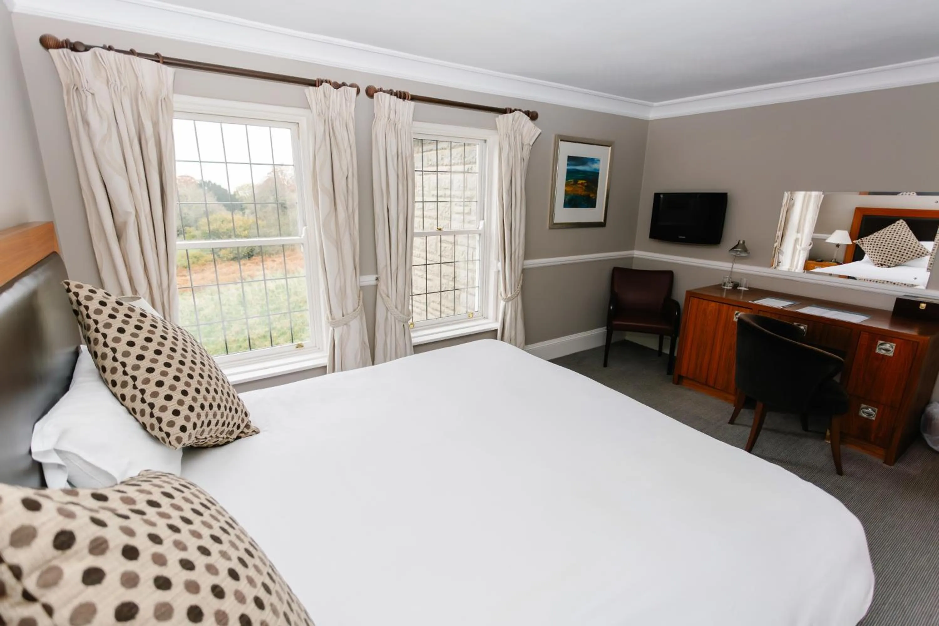 Bed in Hatton Court Hotel