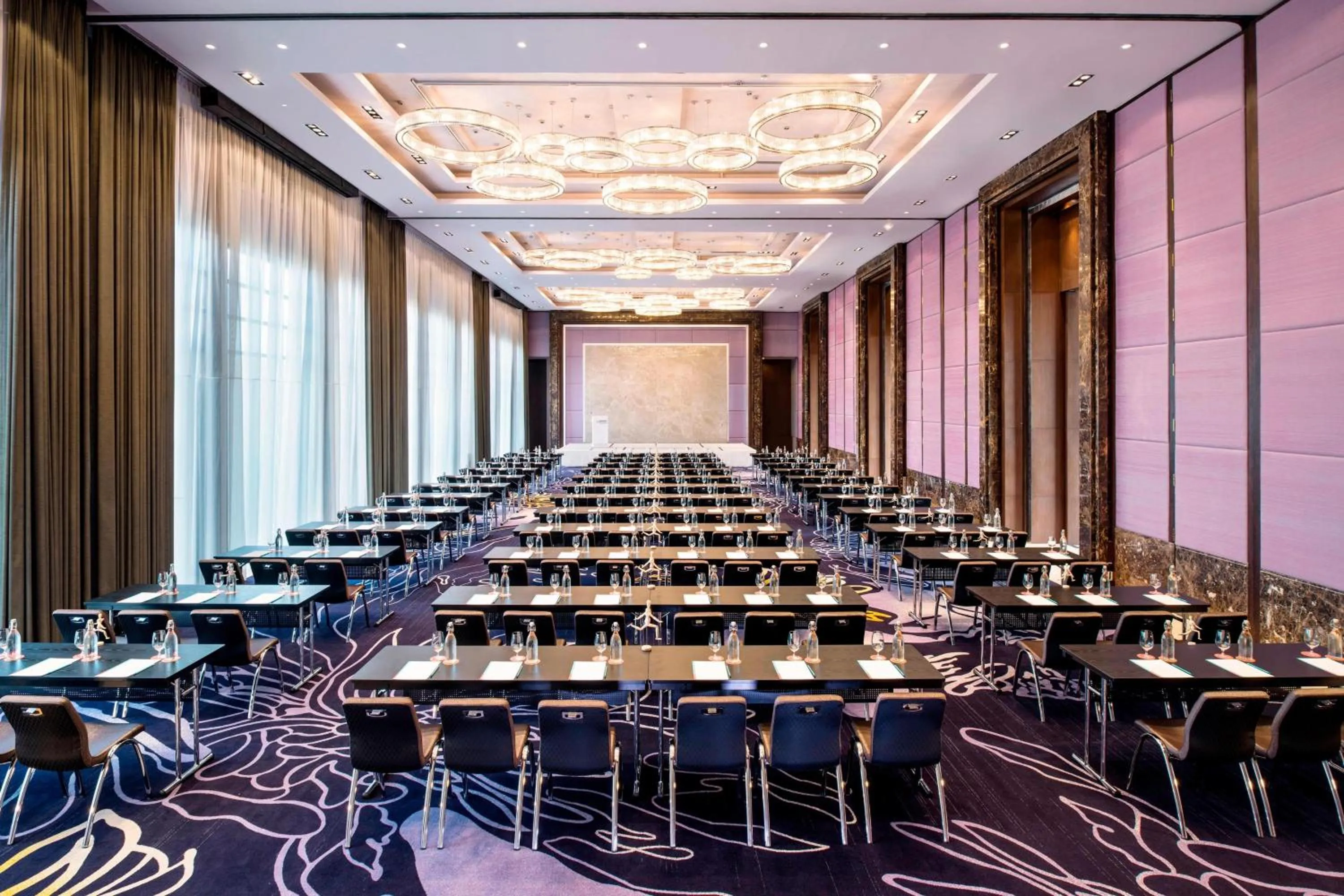 Meeting/conference room in Le Meridien Suvarnabhumi, Bangkok Golf Resort and Spa