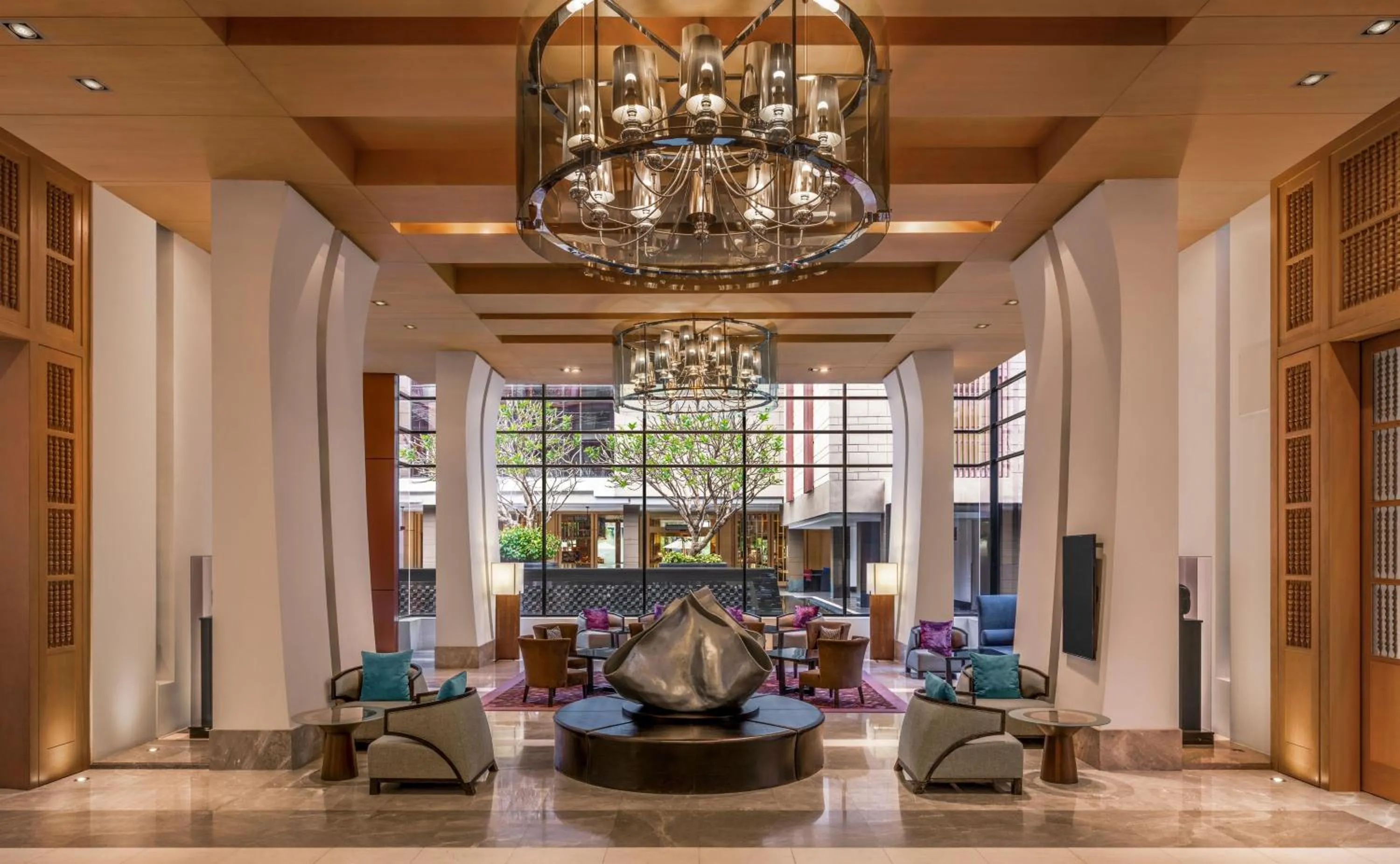 Lobby or reception in Hilton Bangkok Suvarnabhumi Golf Resort & Spa