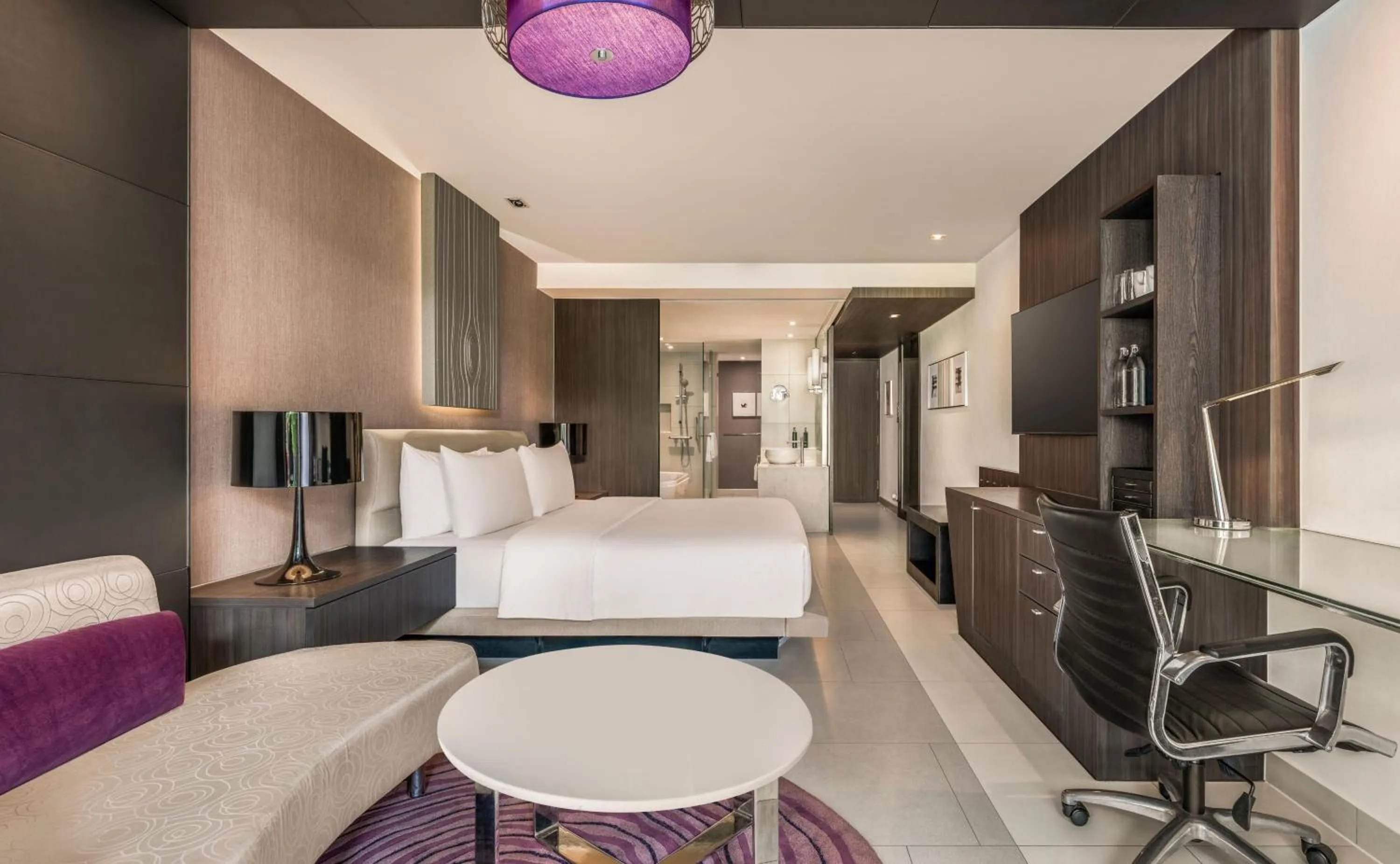 Bed in Hilton Bangkok Suvarnabhumi Golf Resort & Spa