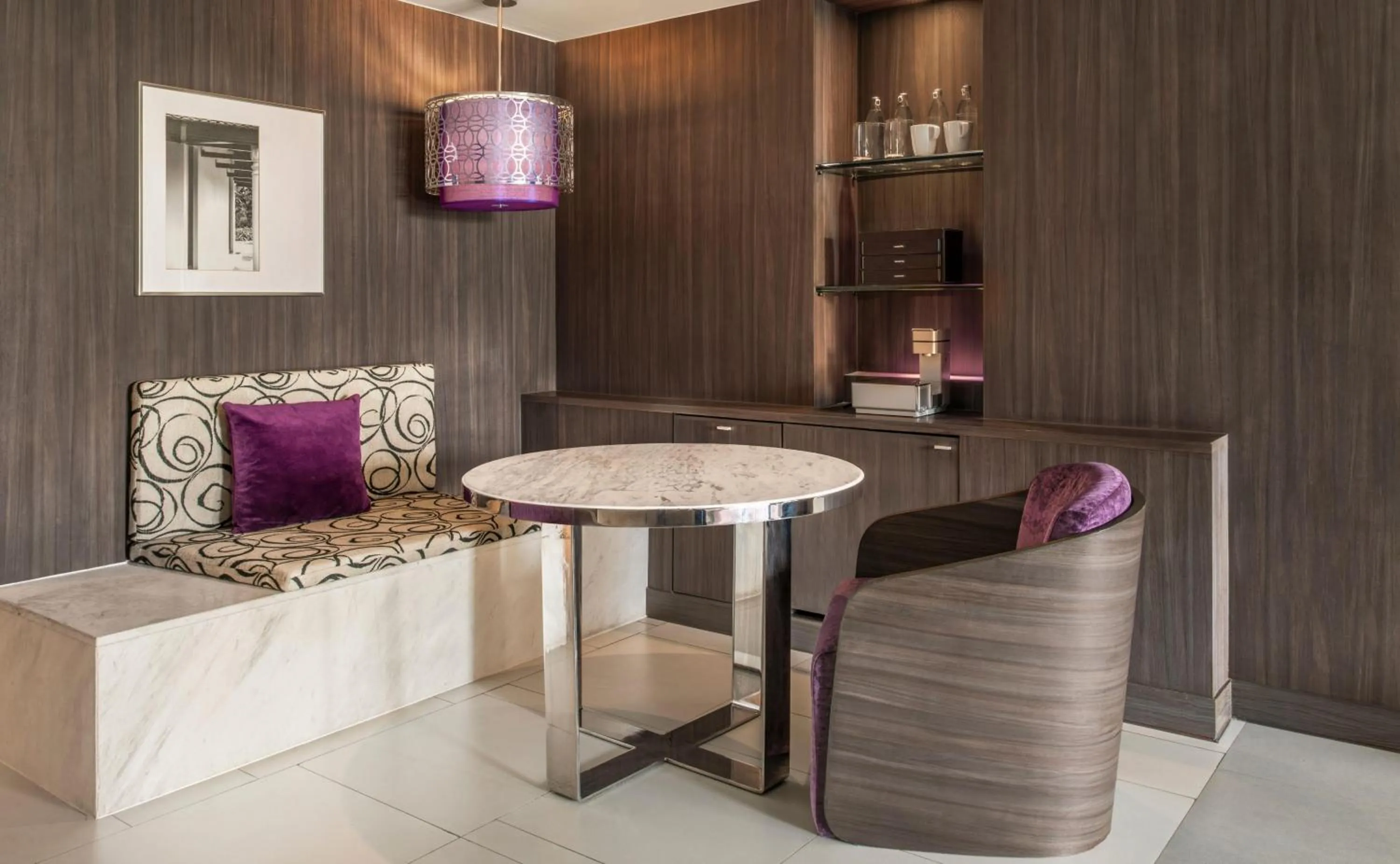 Living room in Hilton Bangkok Suvarnabhumi Golf Resort & Spa