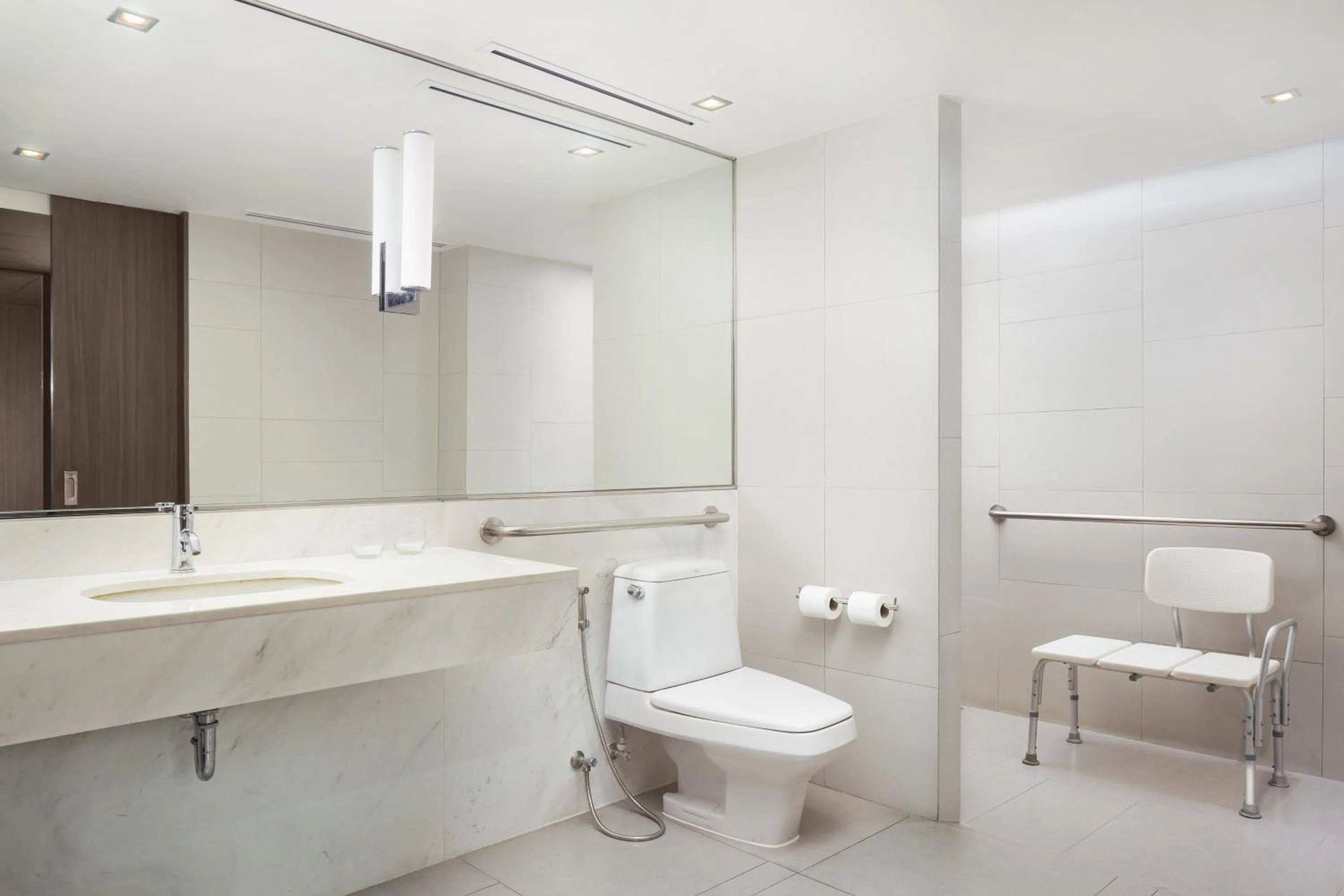 Bathroom in Le Meridien Suvarnabhumi, Bangkok Golf Resort and Spa