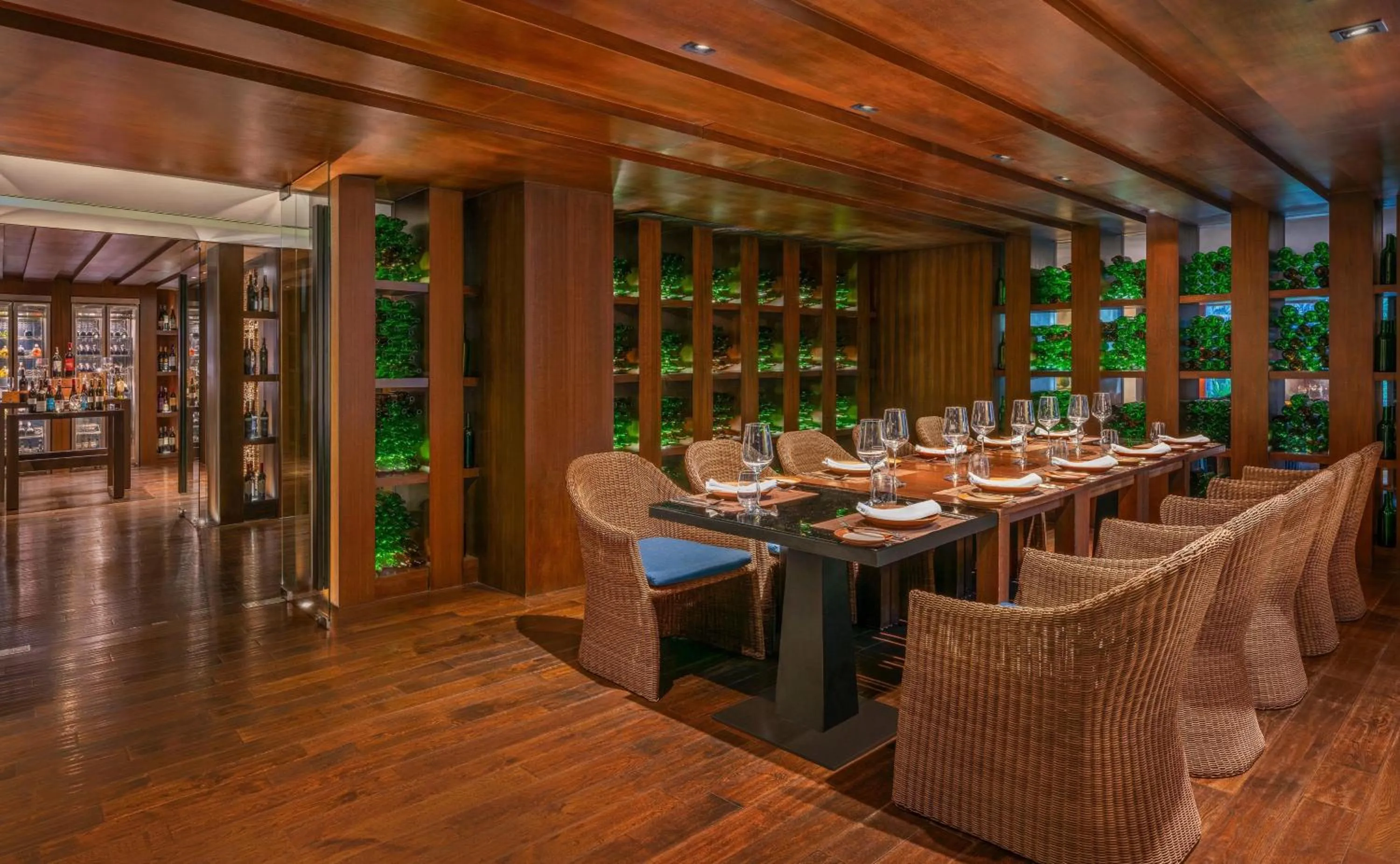 Restaurant/places to eat in Hilton Bangkok Suvarnabhumi Golf Resort & Spa
