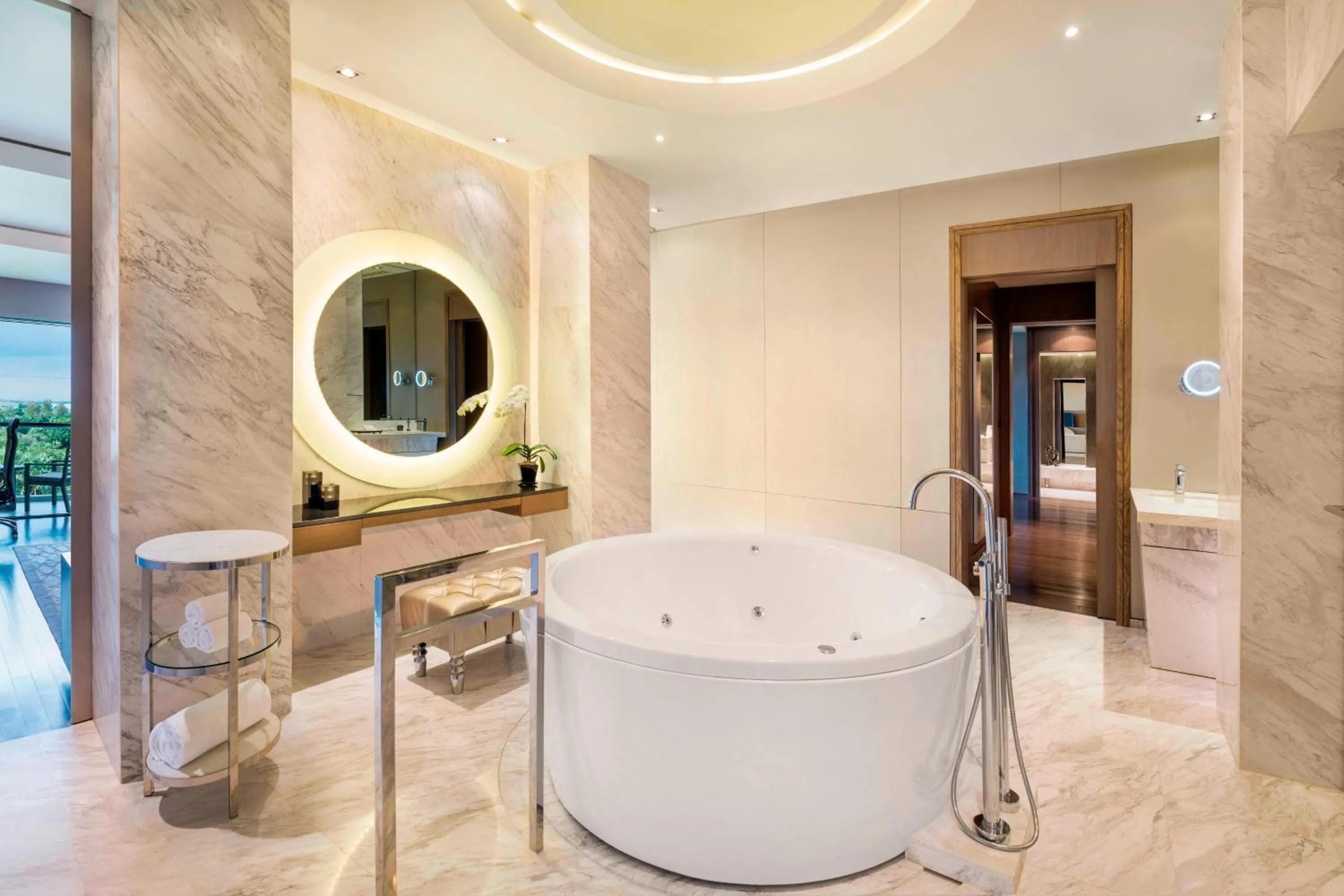 Bathroom in Le Meridien Suvarnabhumi, Bangkok Golf Resort and Spa