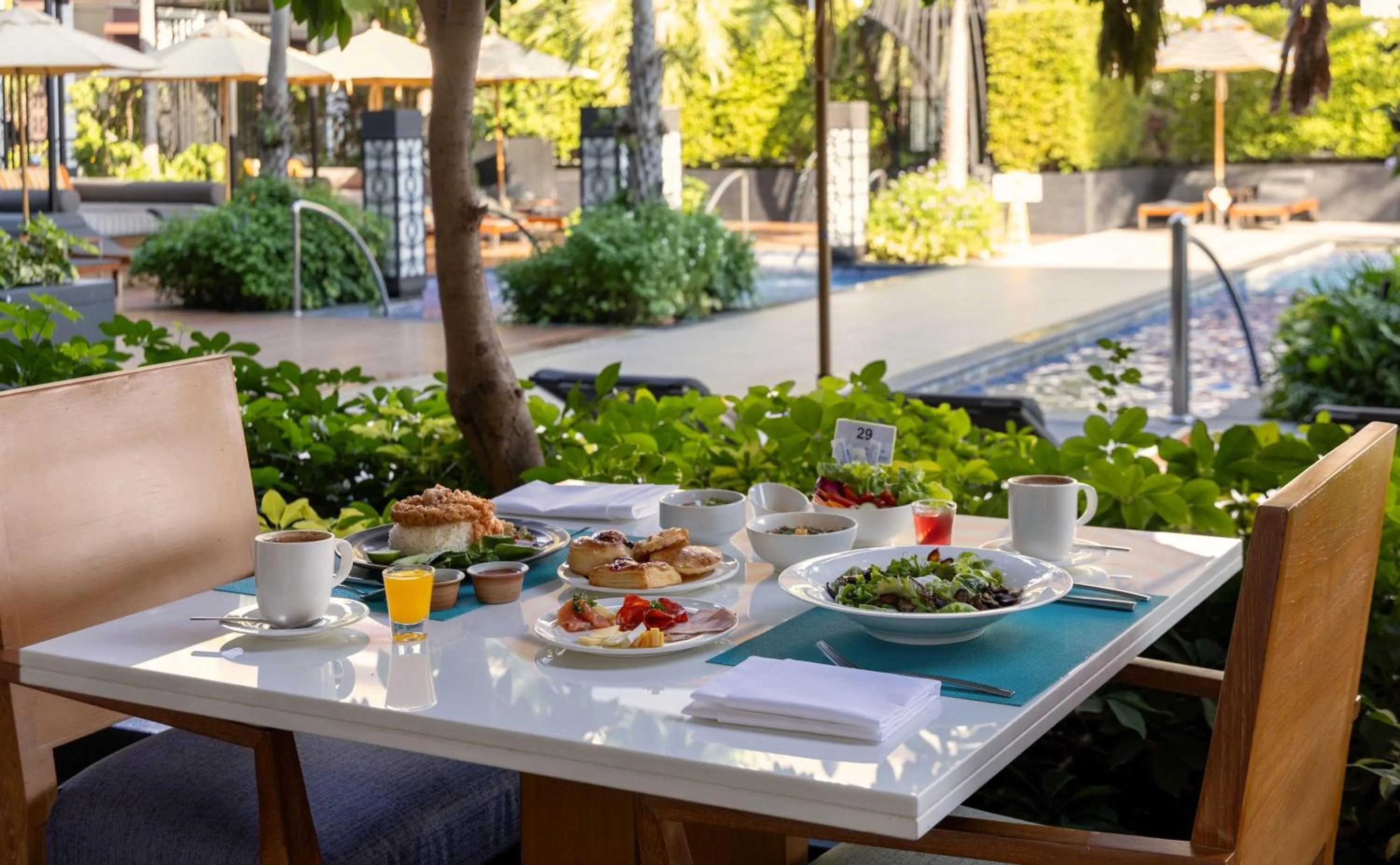 Restaurant/places to eat in Hilton Bangkok Suvarnabhumi Golf Resort & Spa