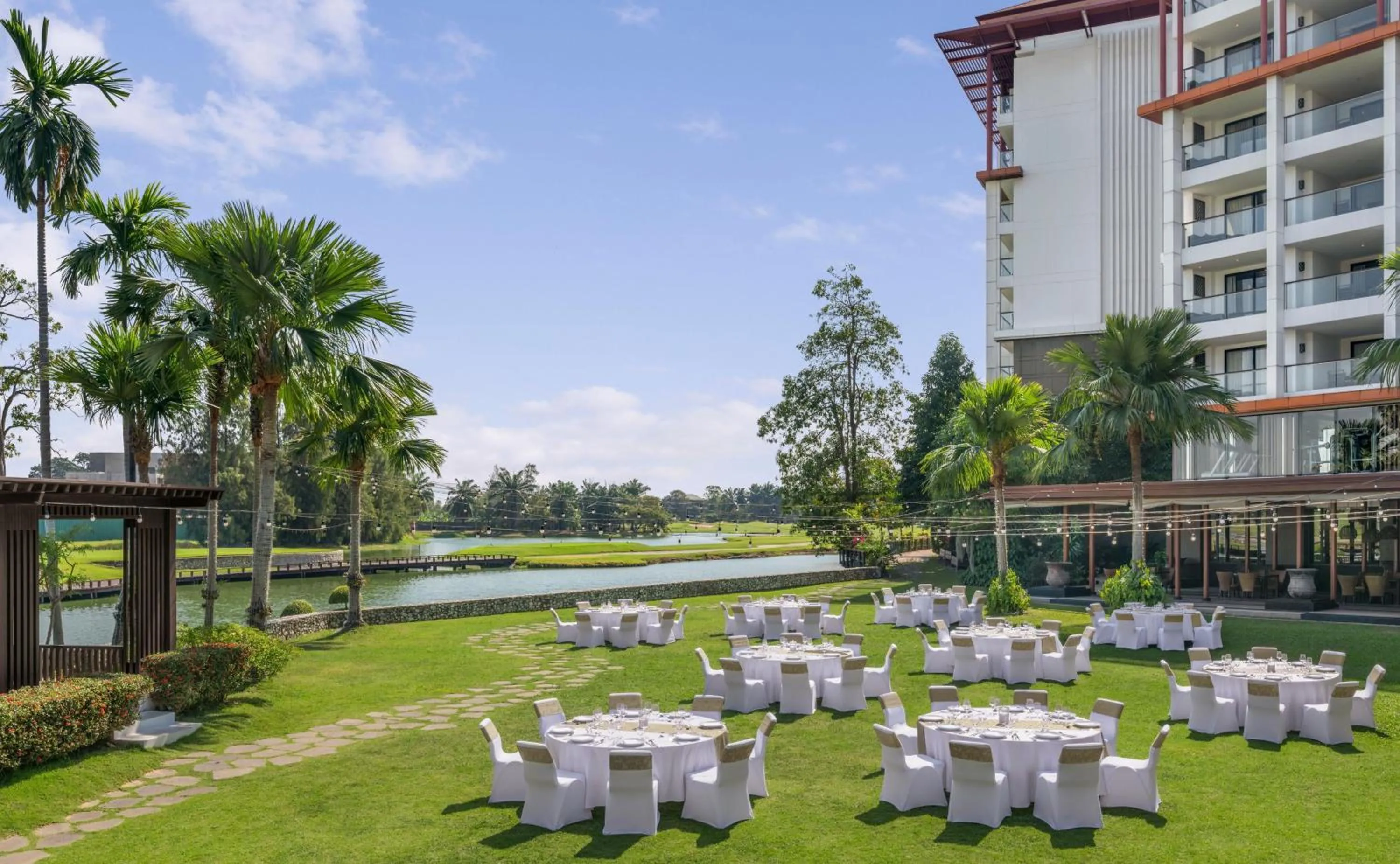 Meeting/conference room in Hilton Bangkok Suvarnabhumi Golf Resort & Spa