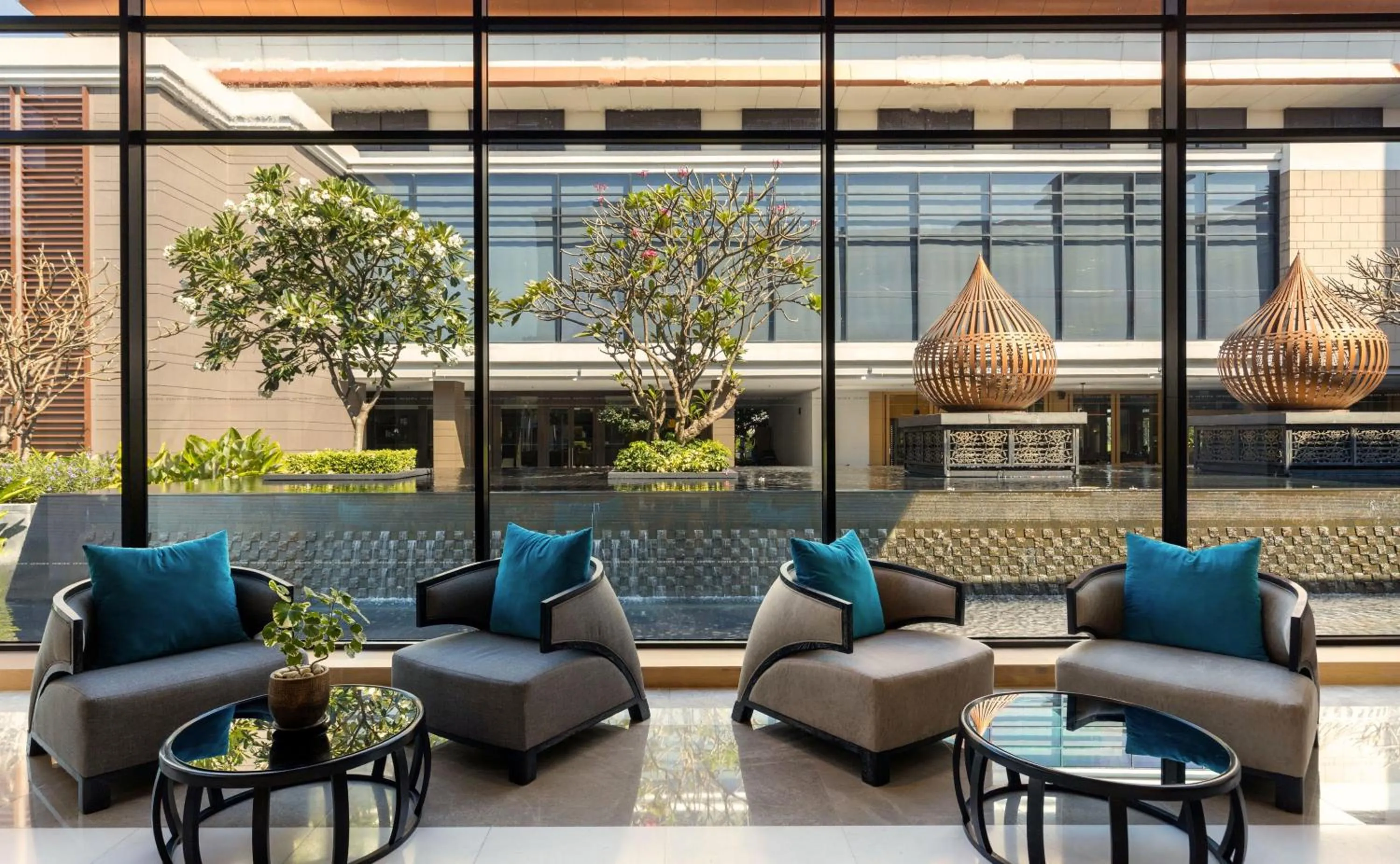 Lobby or reception in Hilton Bangkok Suvarnabhumi Golf Resort & Spa