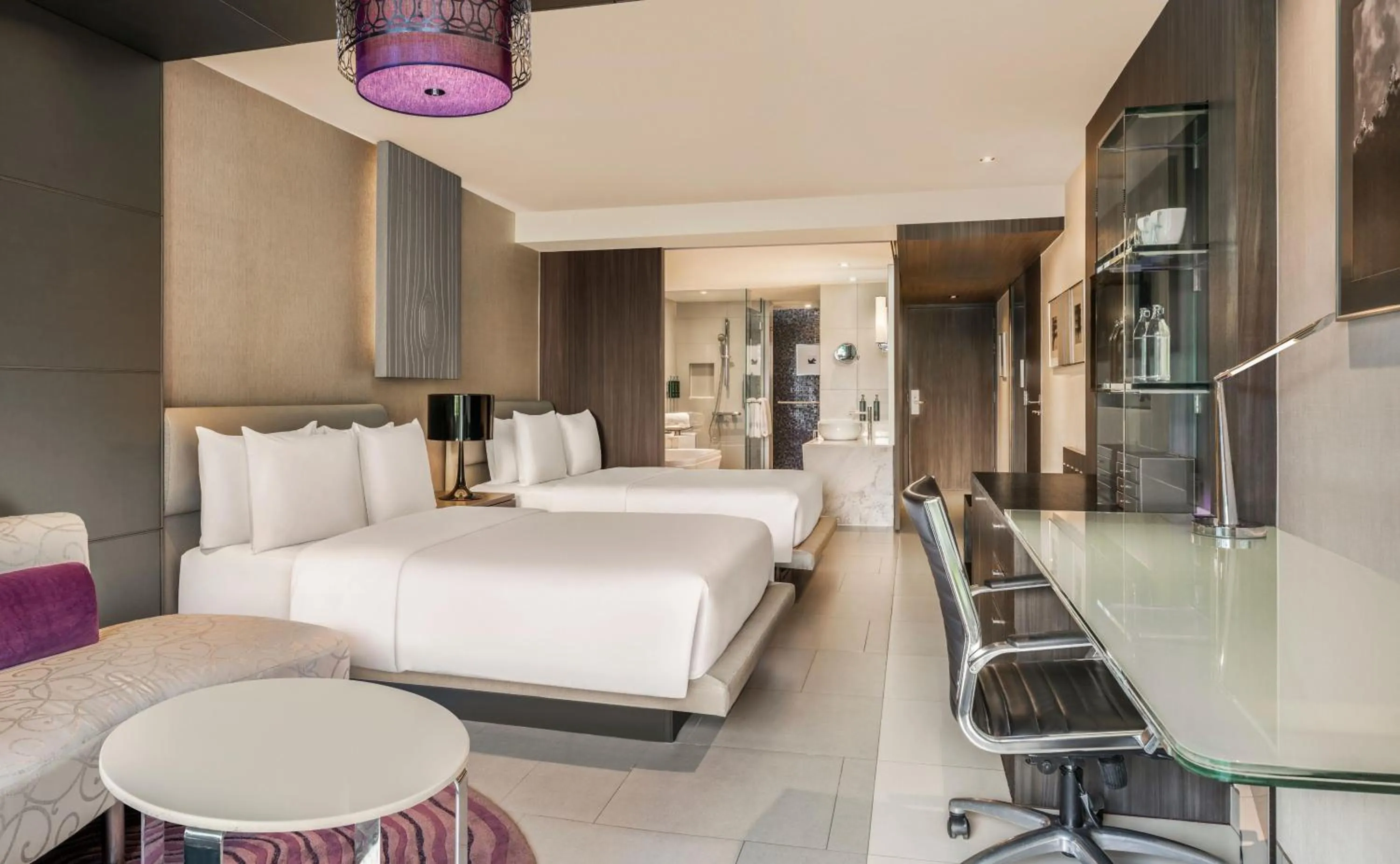 Bed in Hilton Bangkok Suvarnabhumi Golf Resort & Spa