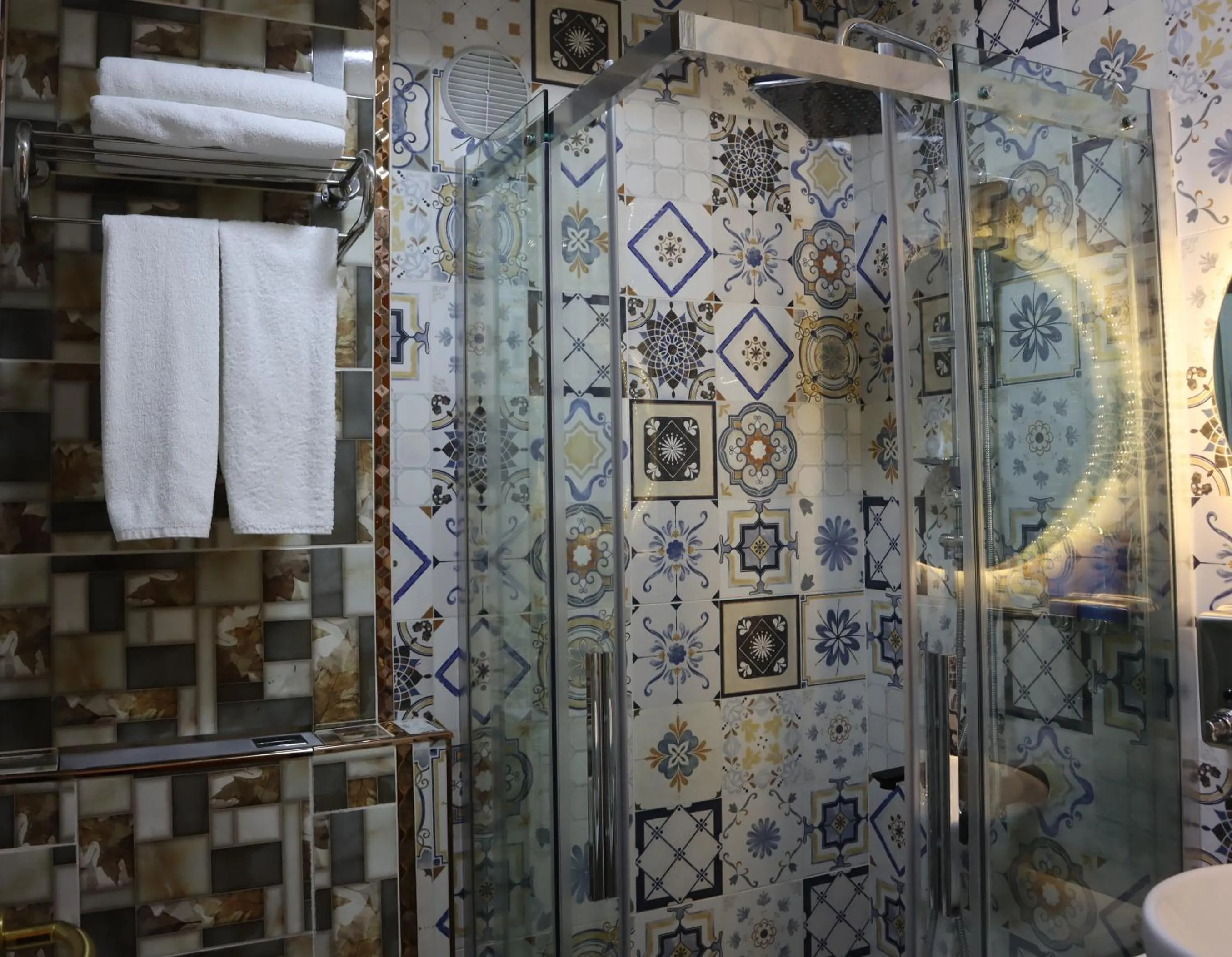 Shower in Galata istanbul Hotel