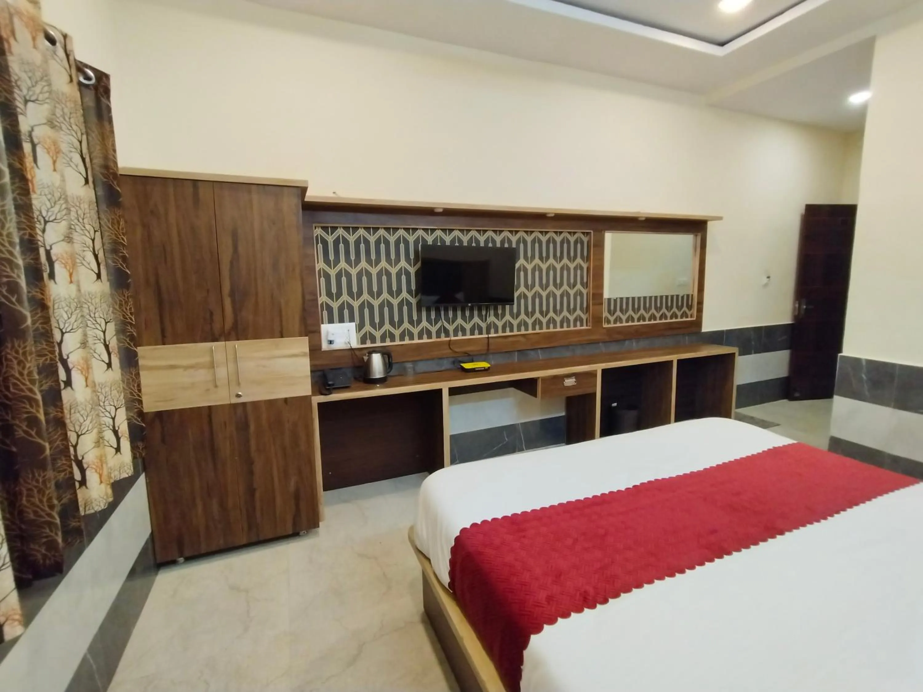 TV and multimedia in Hotel Grand Vijay