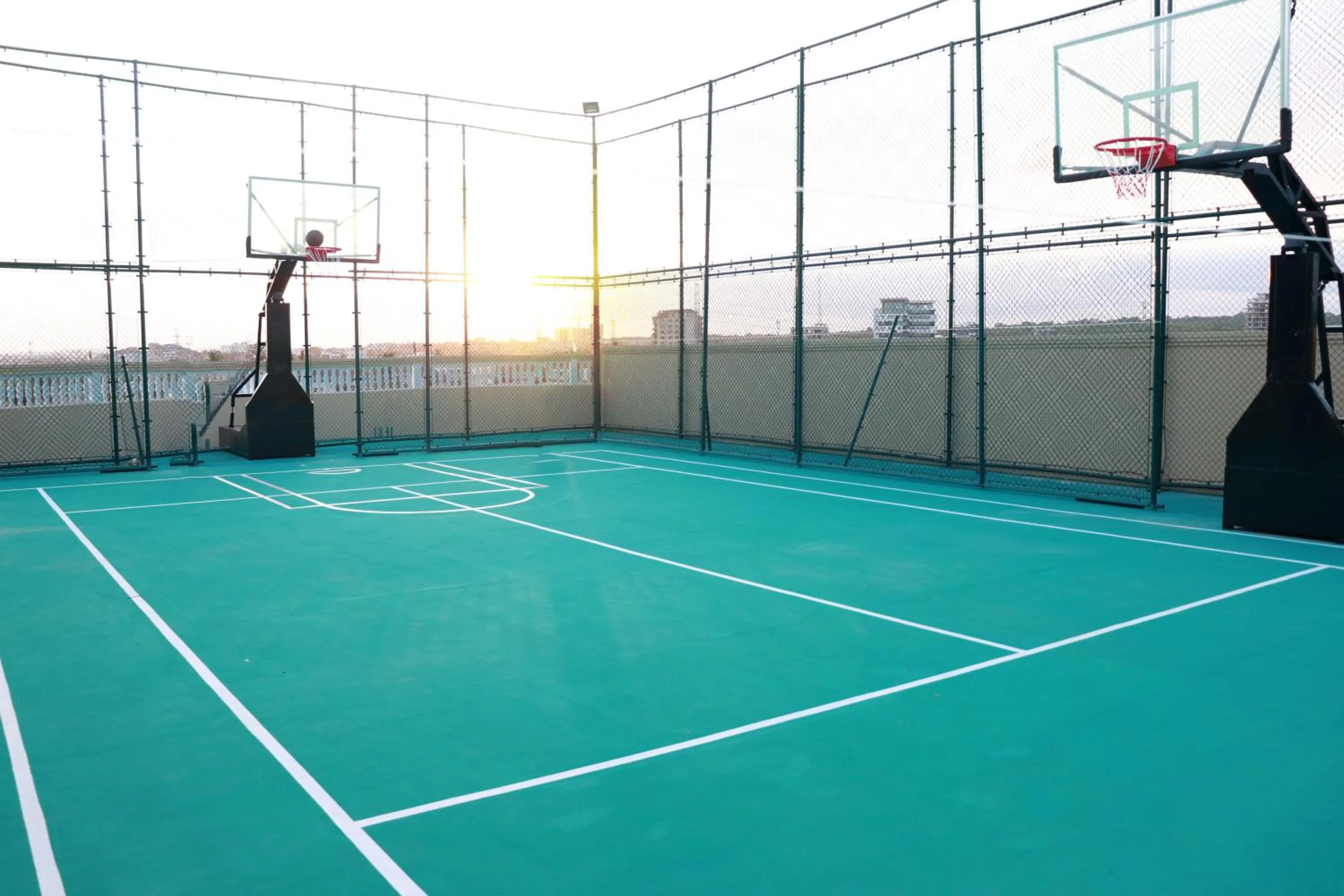 Tennis court in Zimansky Hotel