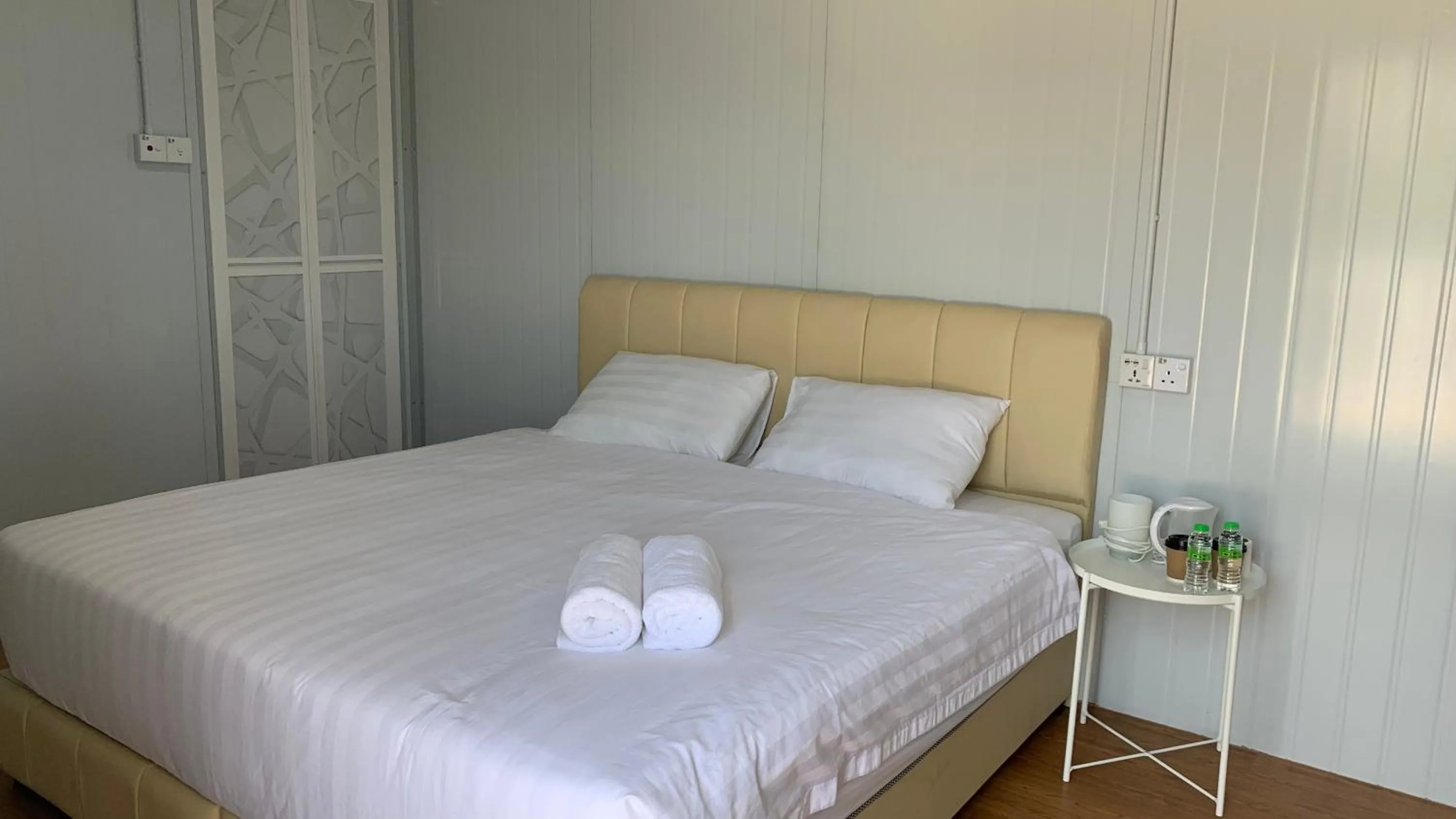 King Room with Balcony in Meraga Cinta Kijal