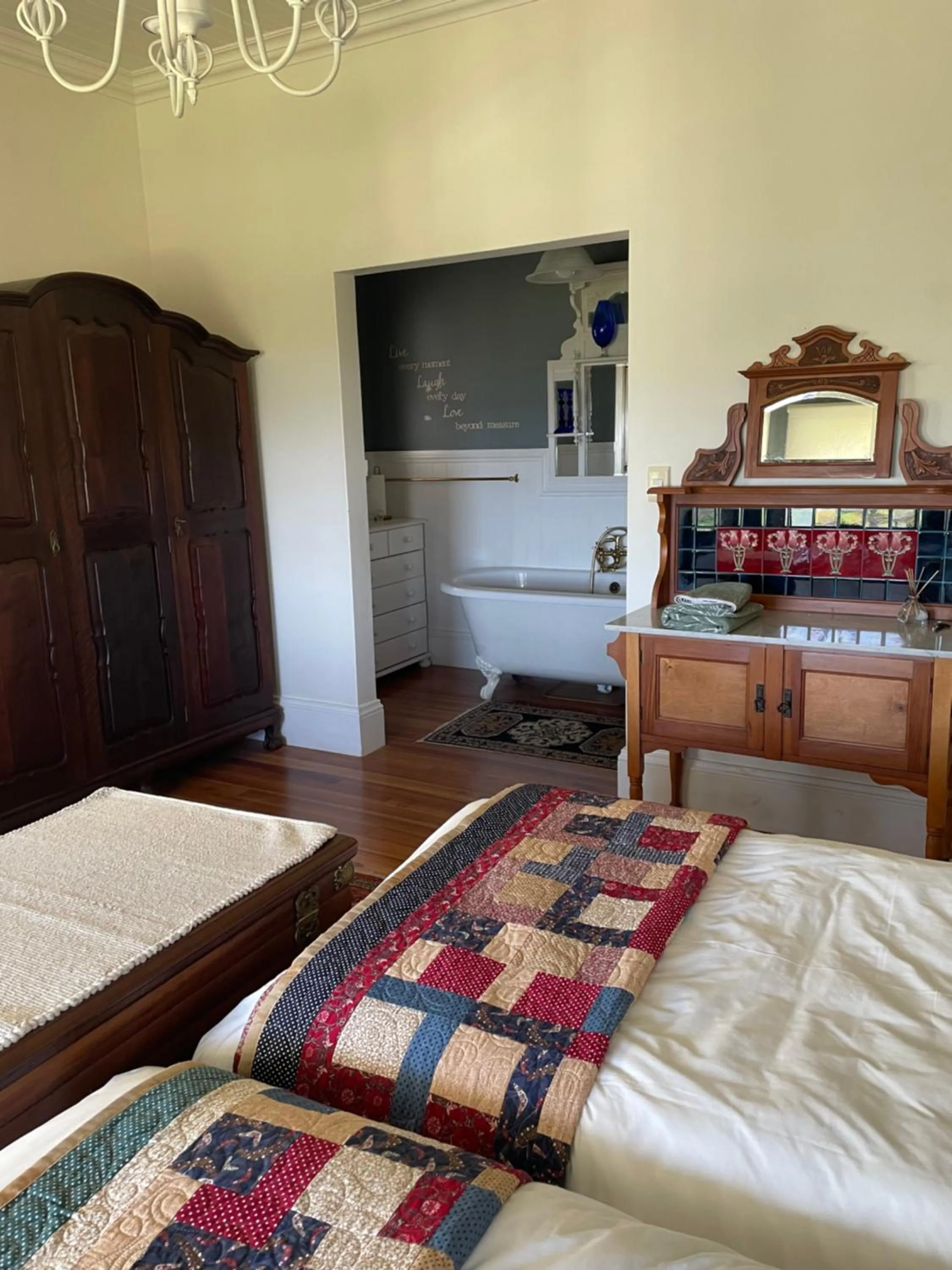 Bathroom, Bed in Beside Still Waters