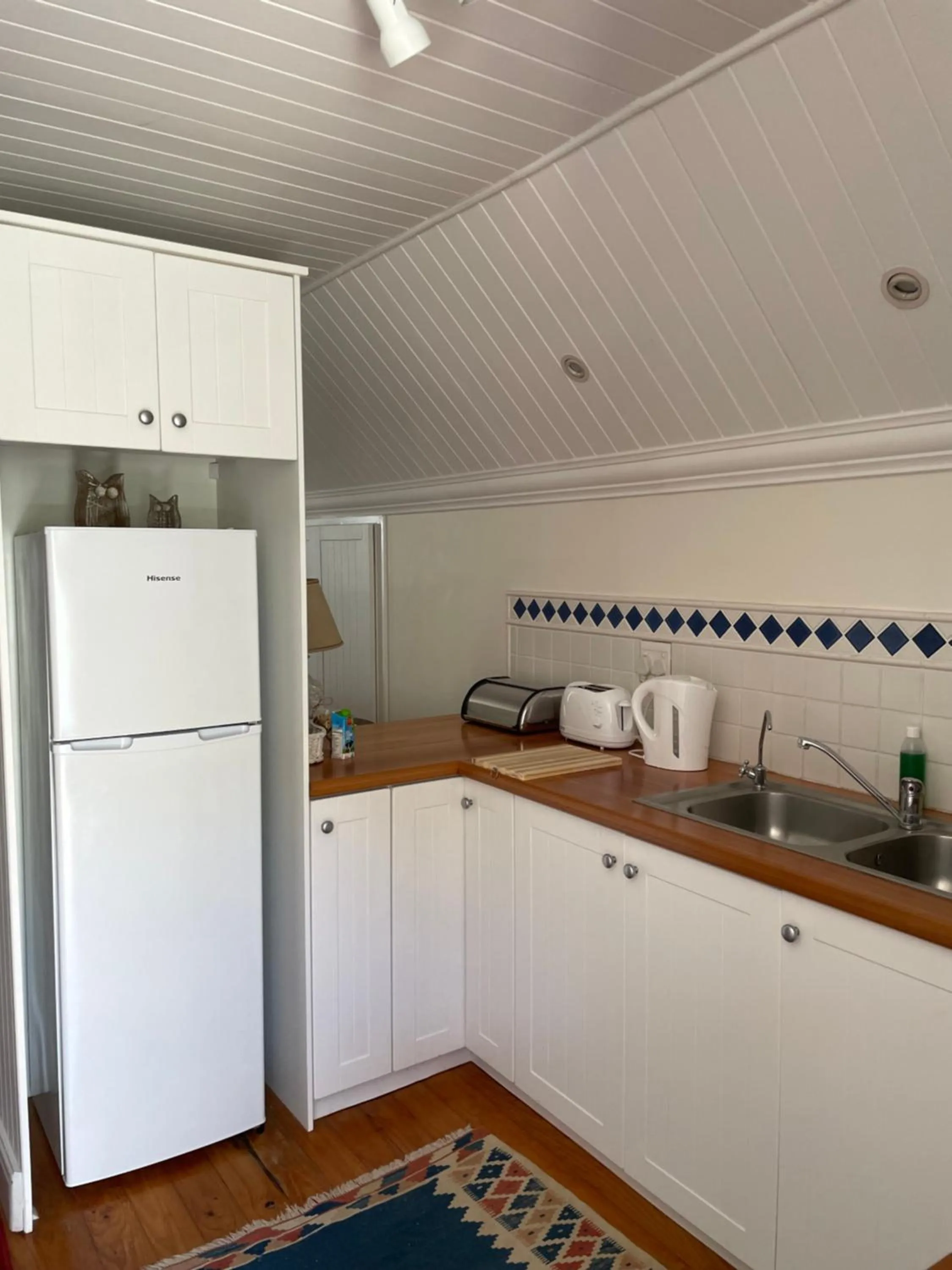 Kitchen or kitchenette in Beside Still Waters