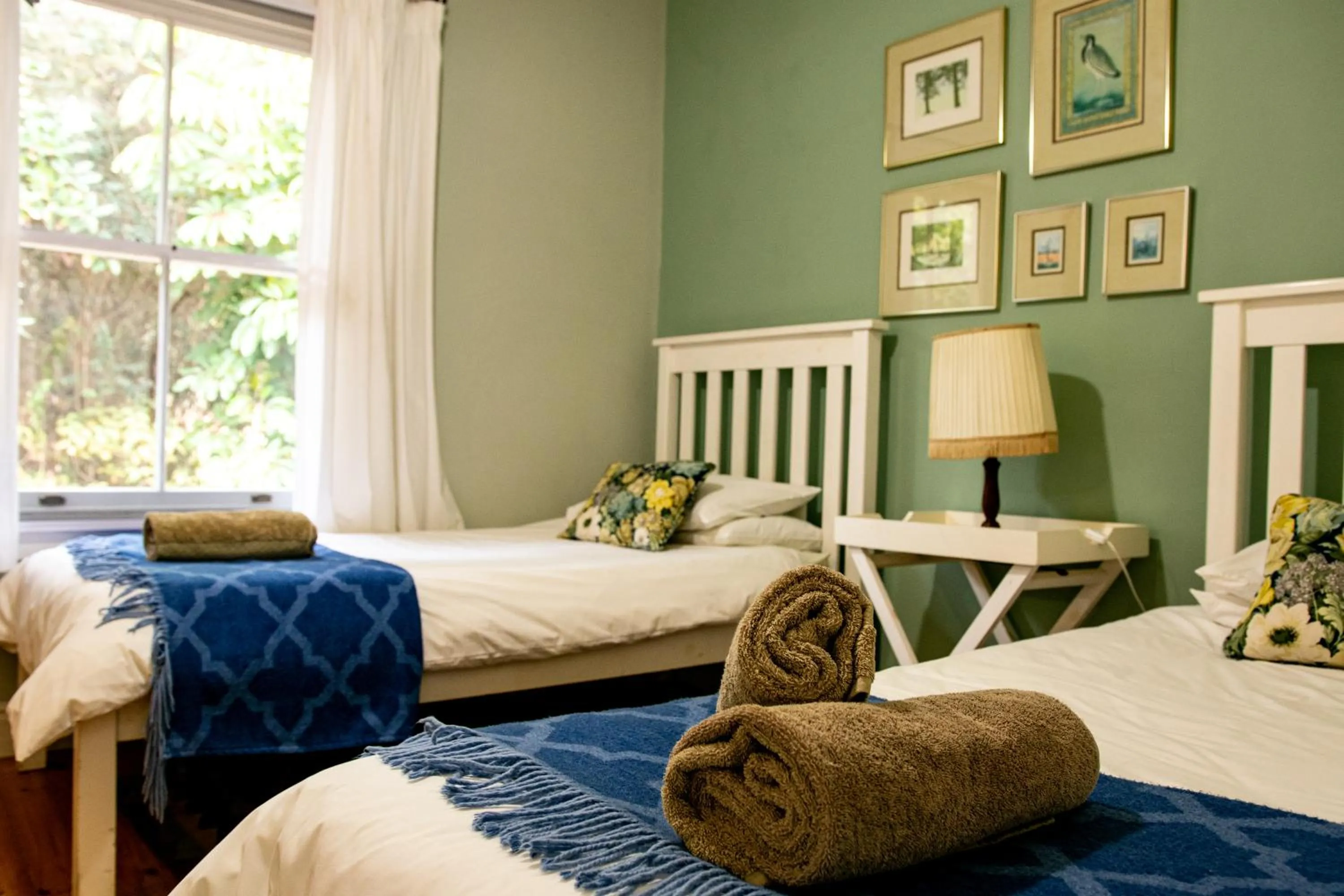 Bedroom, Bed in Beside Still Waters