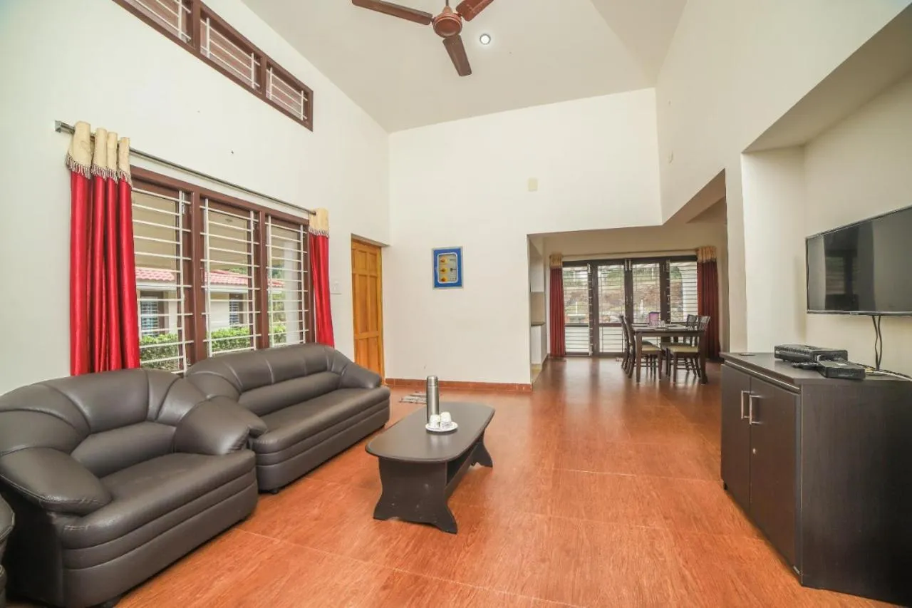 Lobby or reception in Goldenoaks Resort