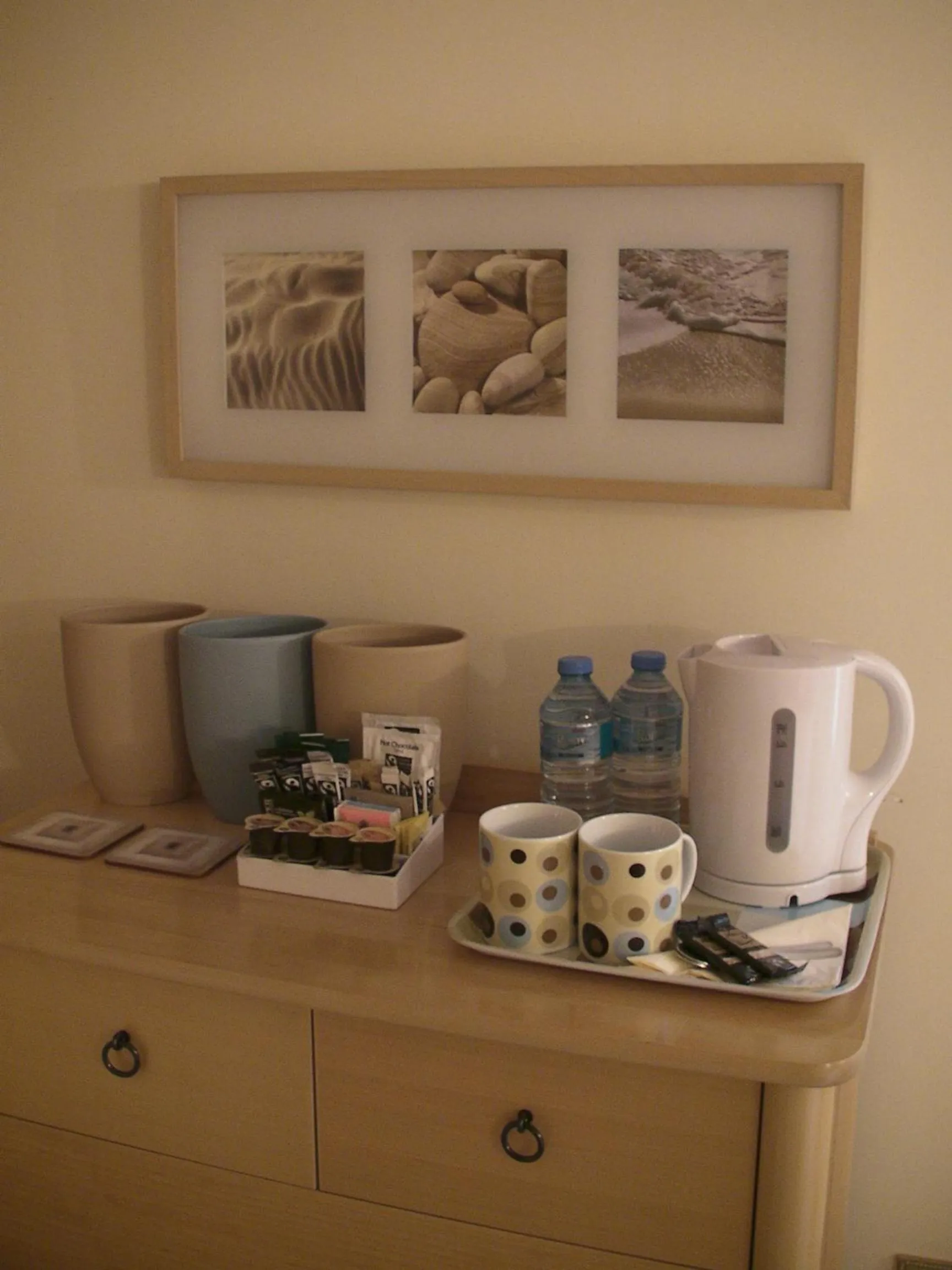 Coffee/tea facilities in The Cavalier House B&B