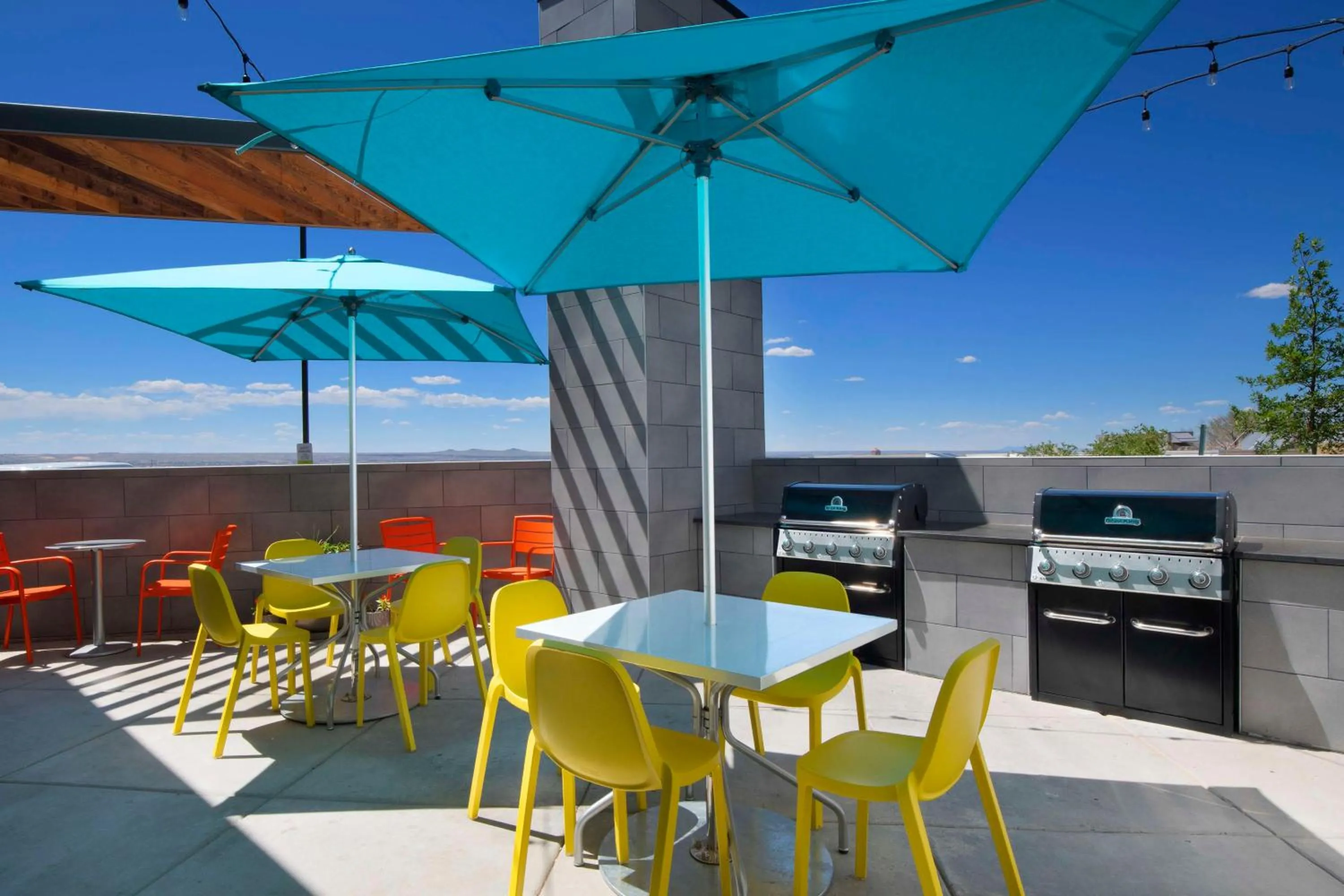 Patio in Home2 Suites By Hilton Albuquerque Airport