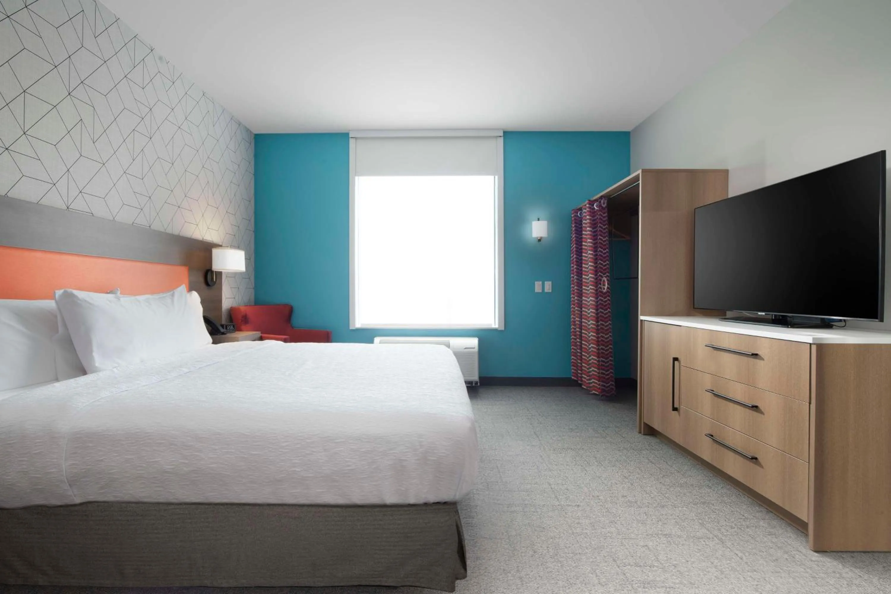 Bed in Home2 Suites By Hilton Albuquerque Airport