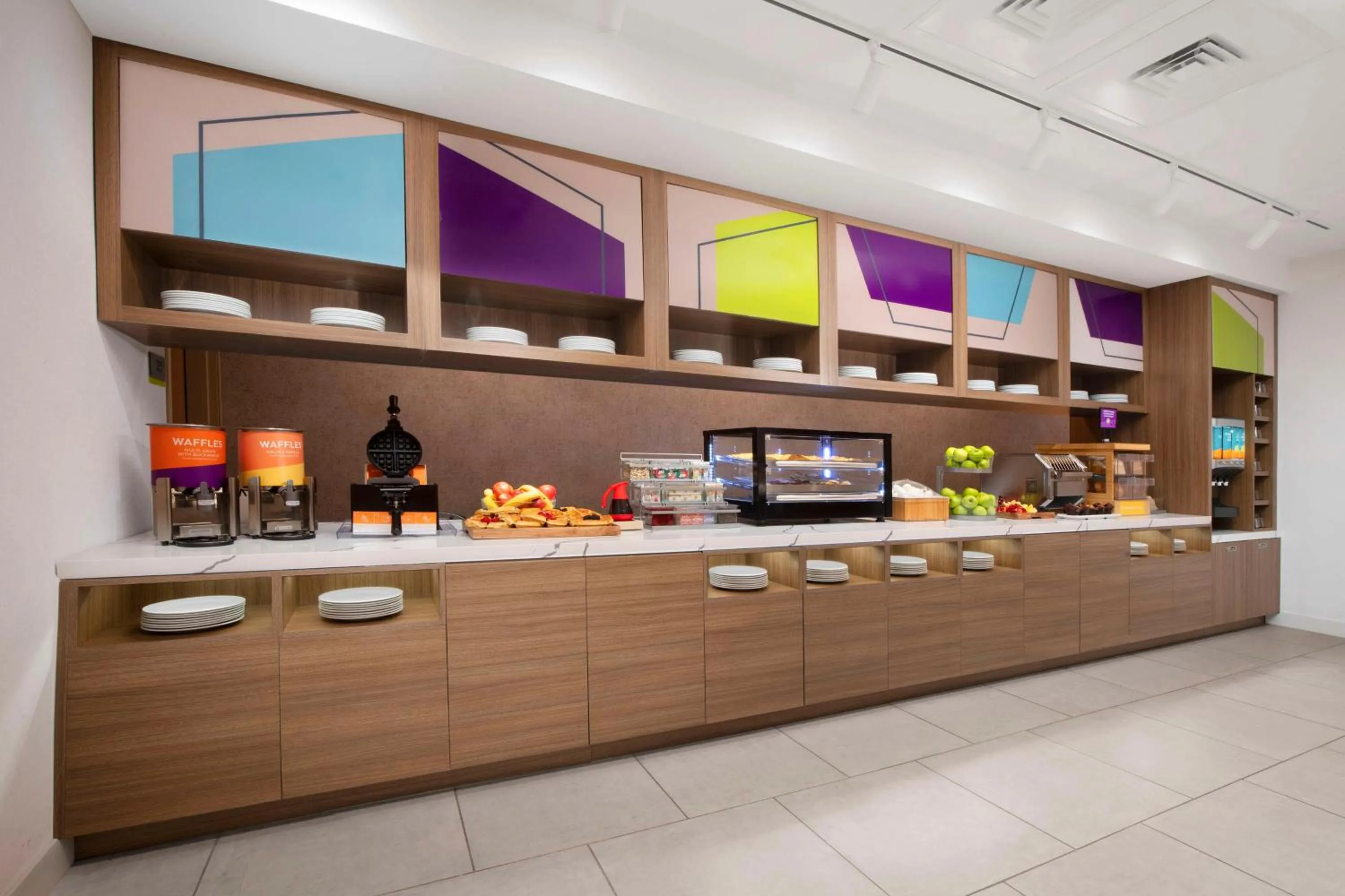 Breakfast in Home2 Suites By Hilton Albuquerque Airport