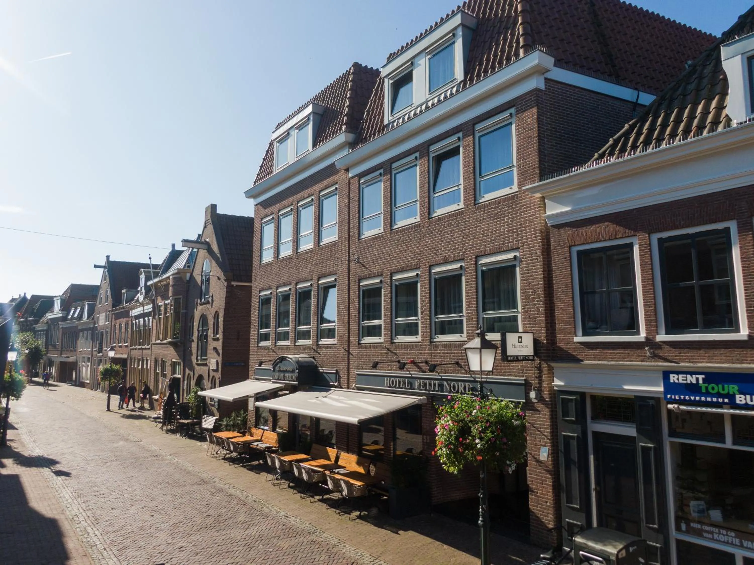 Facade/entrance in Hampshire Hotel Petit Nord