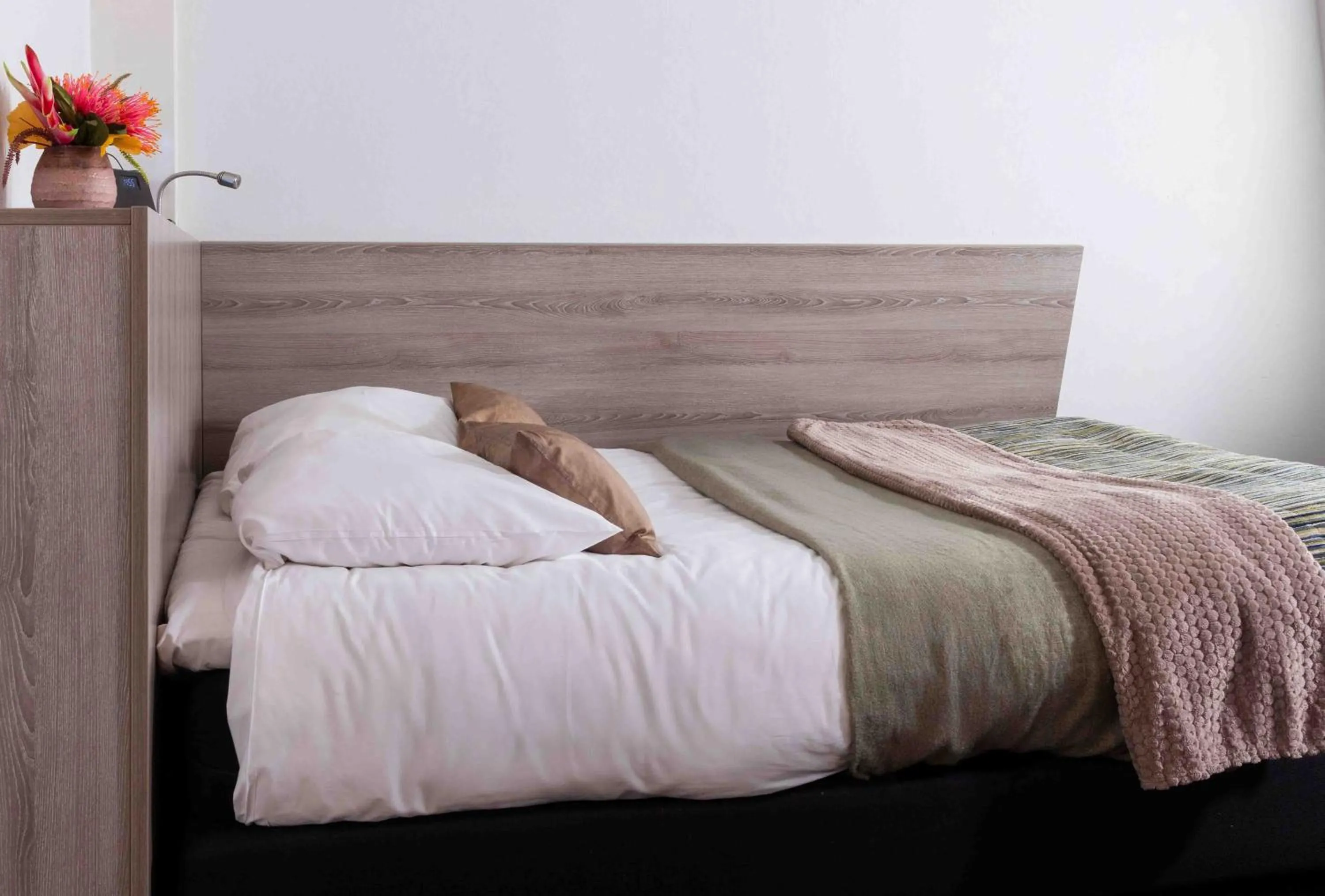 Bedroom, Bed in Hampshire Hotel Petit Nord