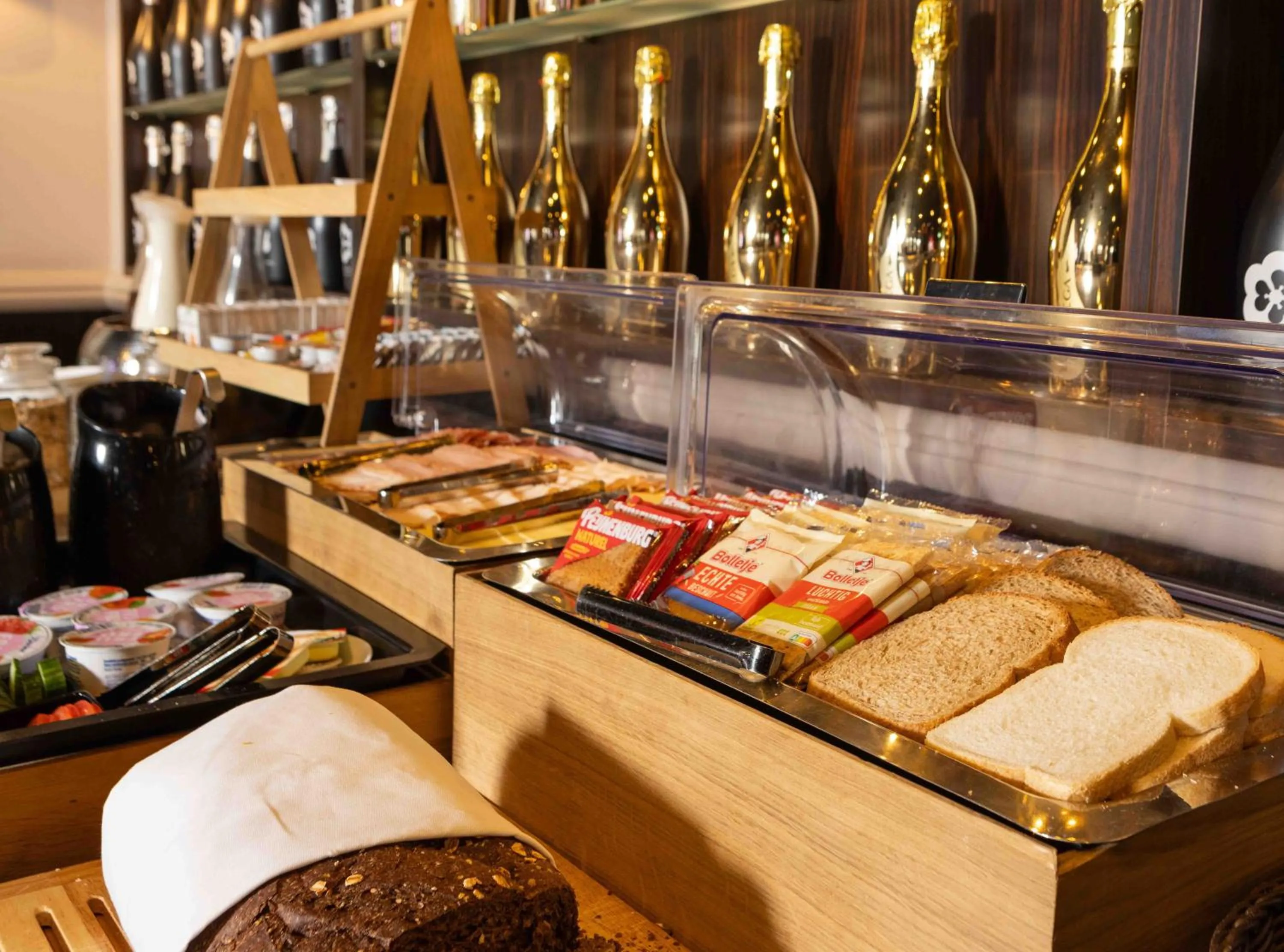 Breakfast in Hampshire Hotel Petit Nord