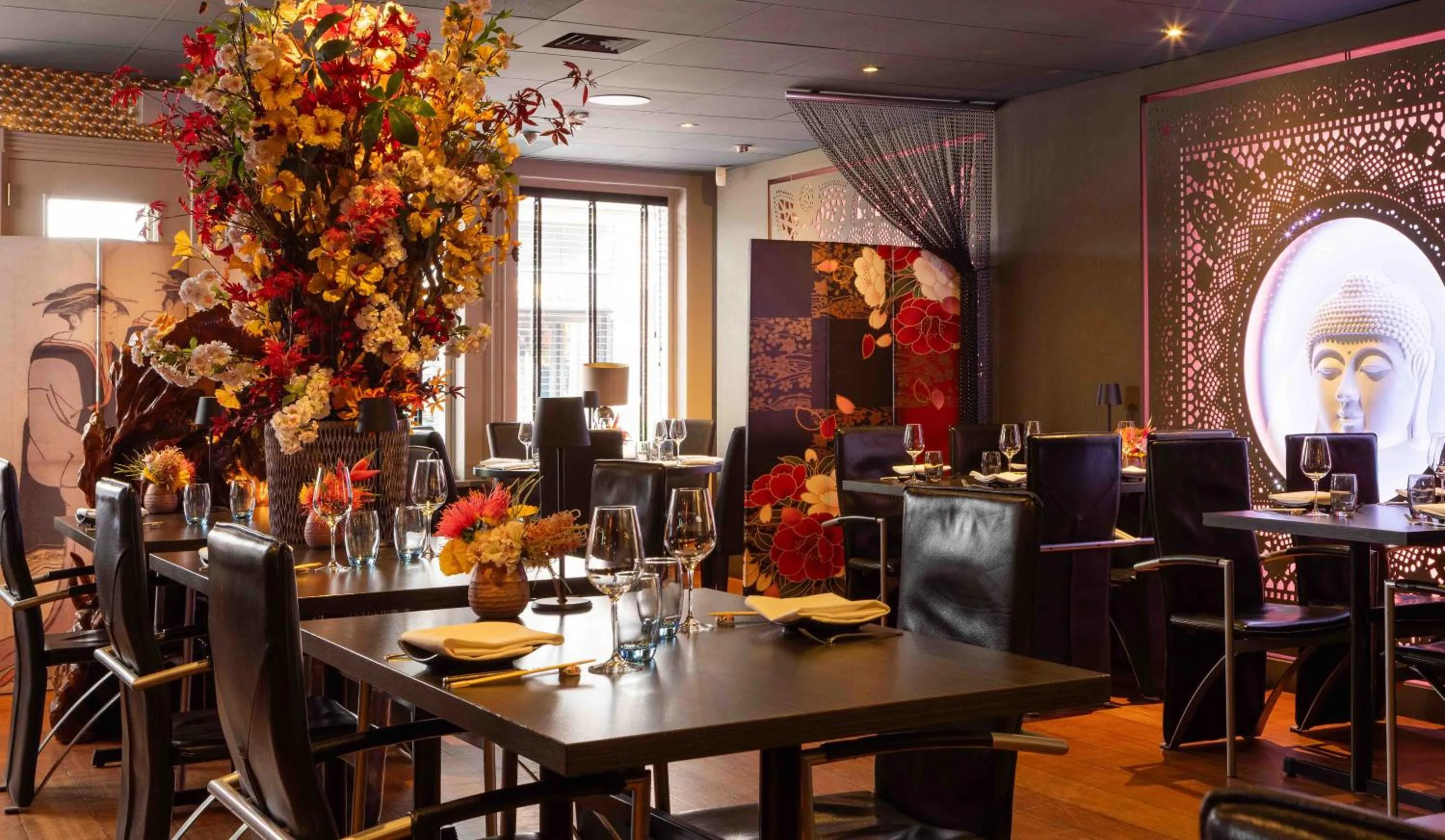 Restaurant/places to eat in Hampshire Hotel Petit Nord