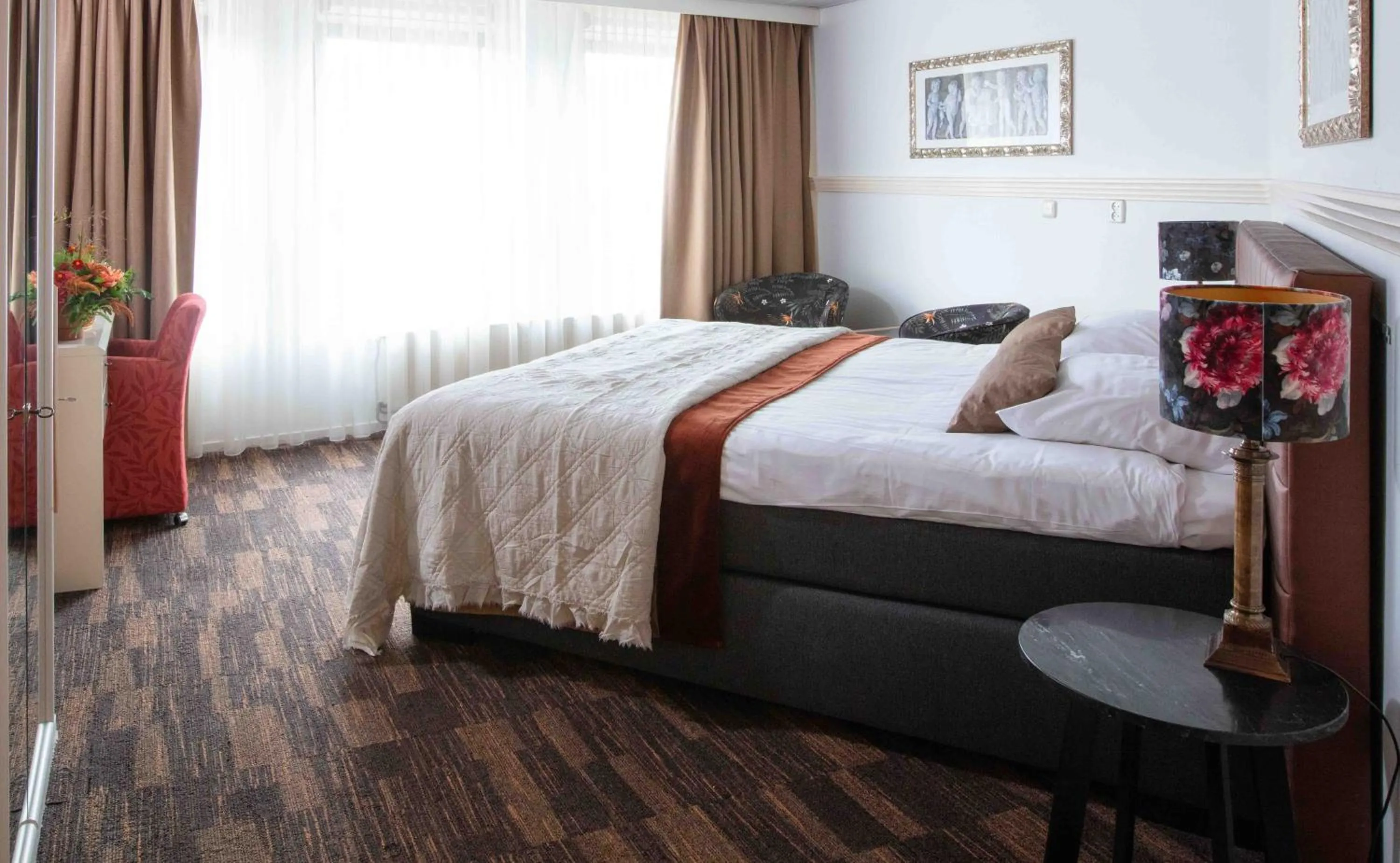 Bedroom, Bed in Hampshire Hotel Petit Nord