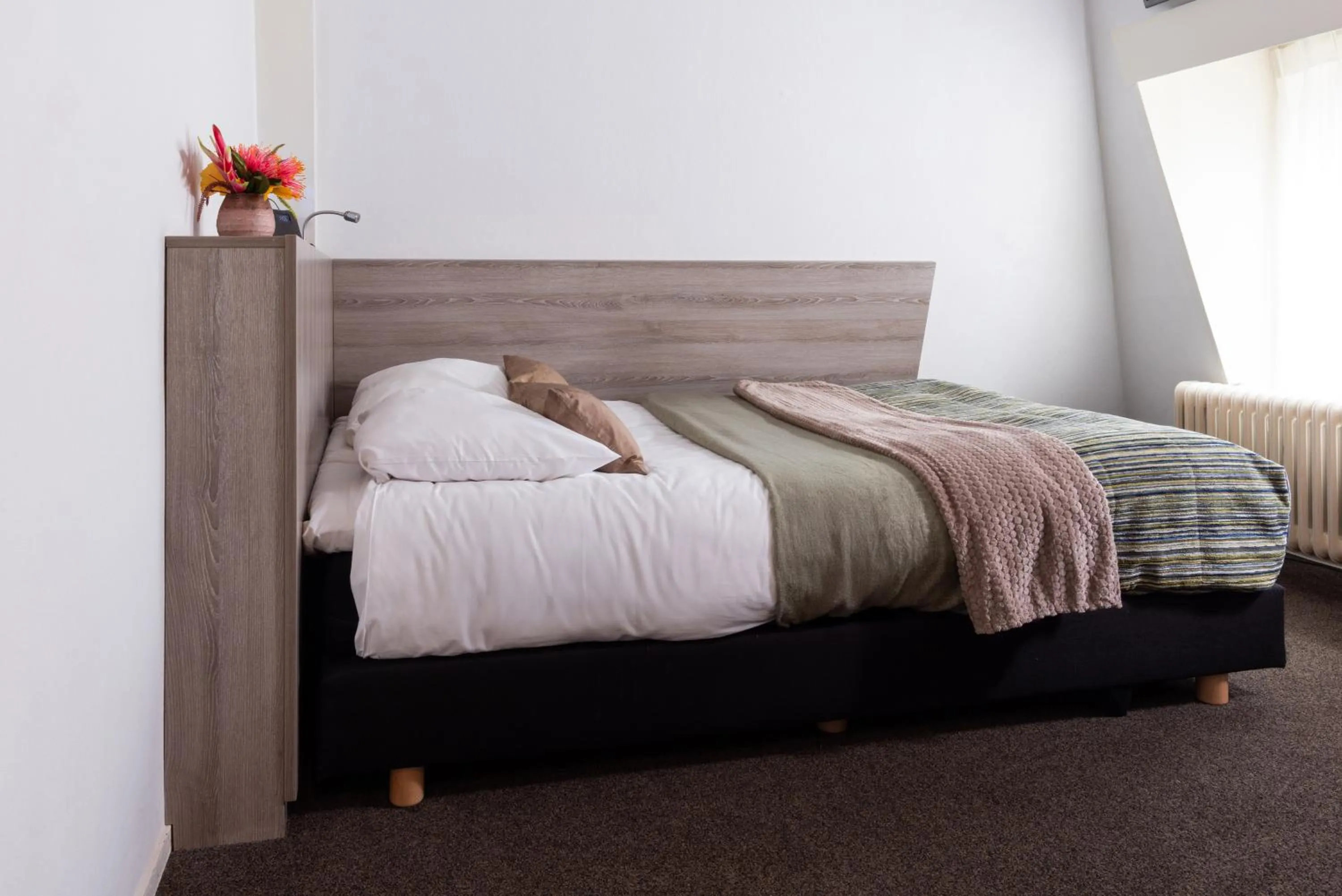 Bedroom, Bed in Hampshire Hotel Petit Nord